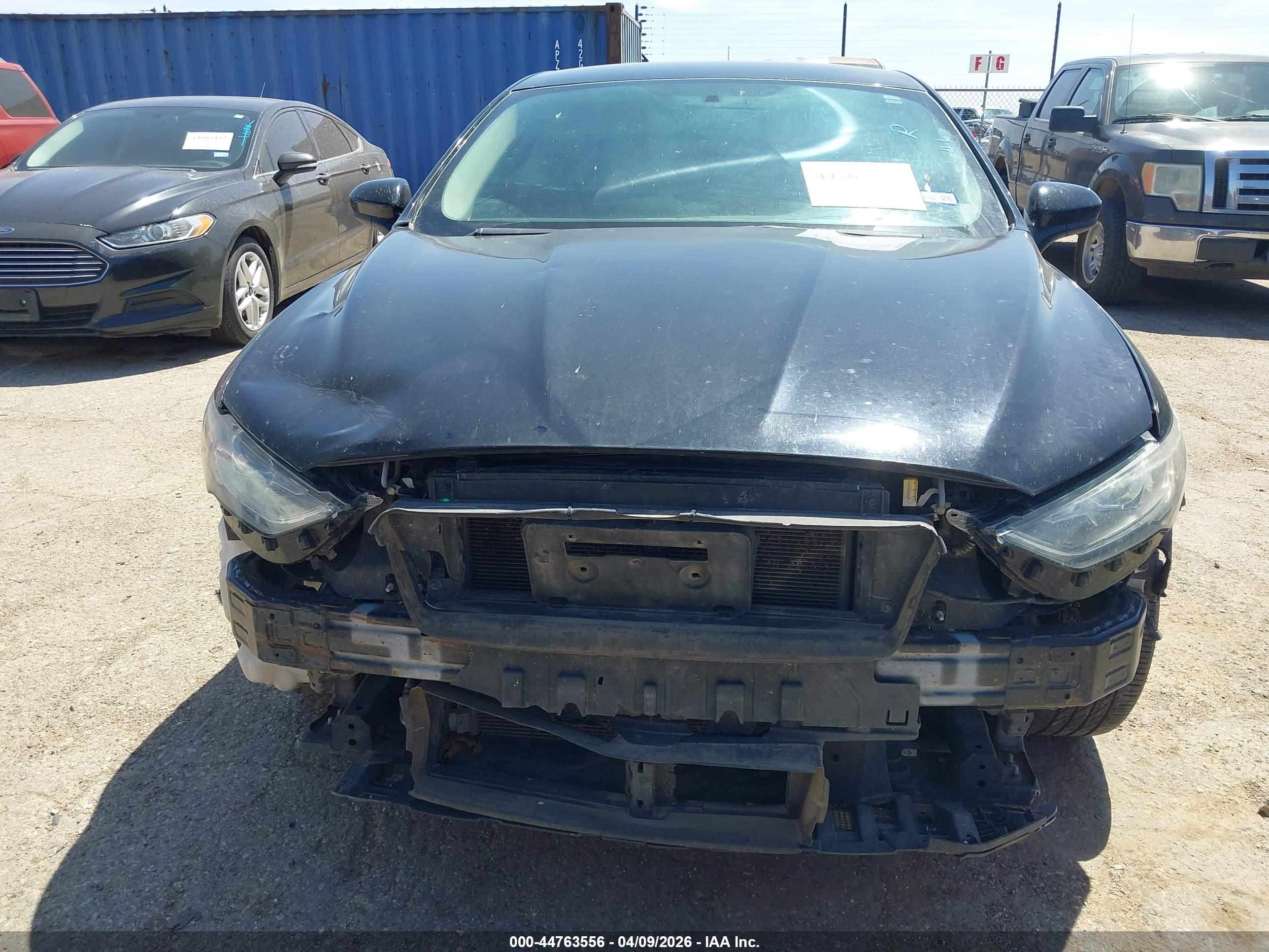FORD FUSION image 6
