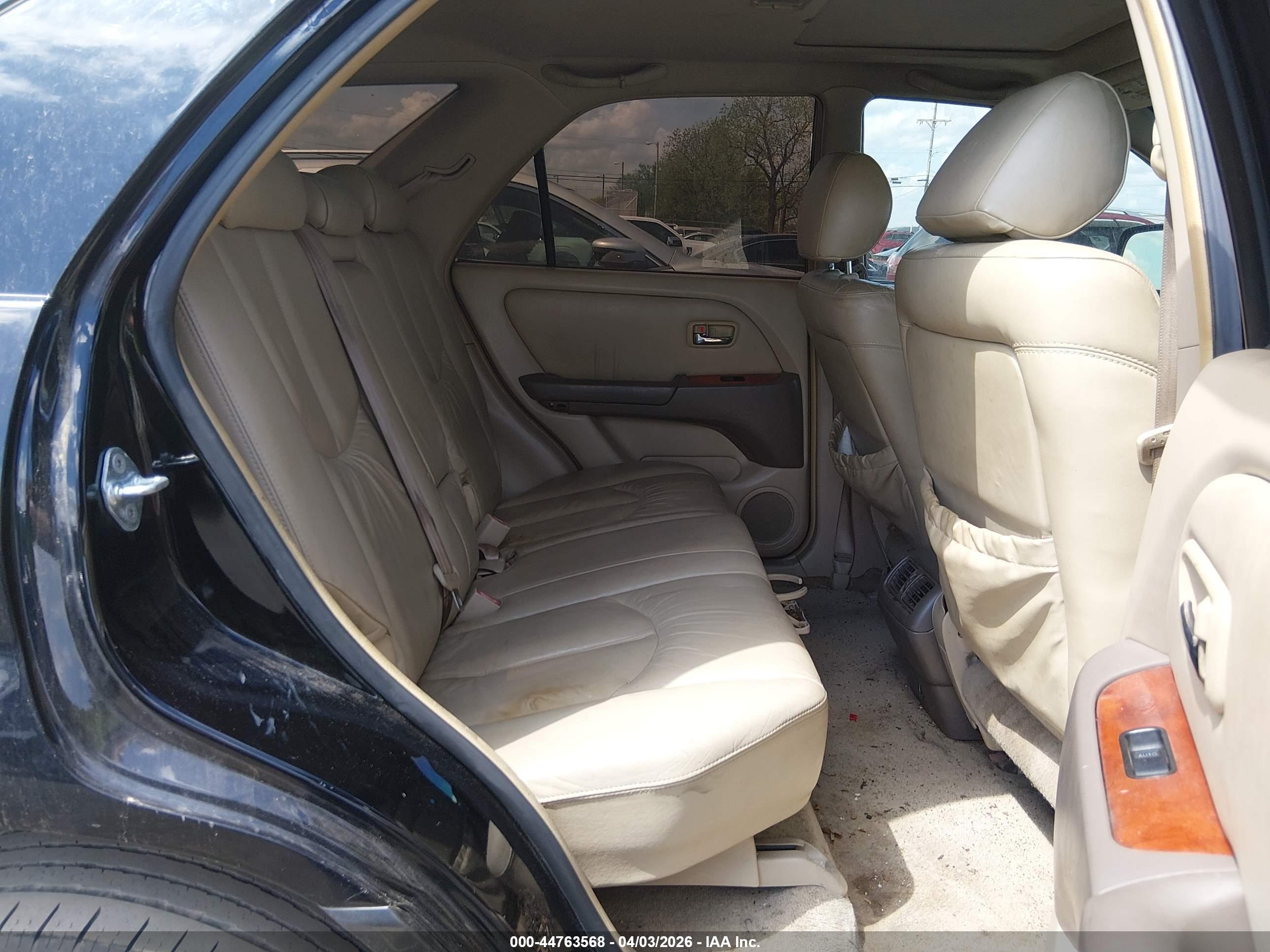 LEXUS RX image 8