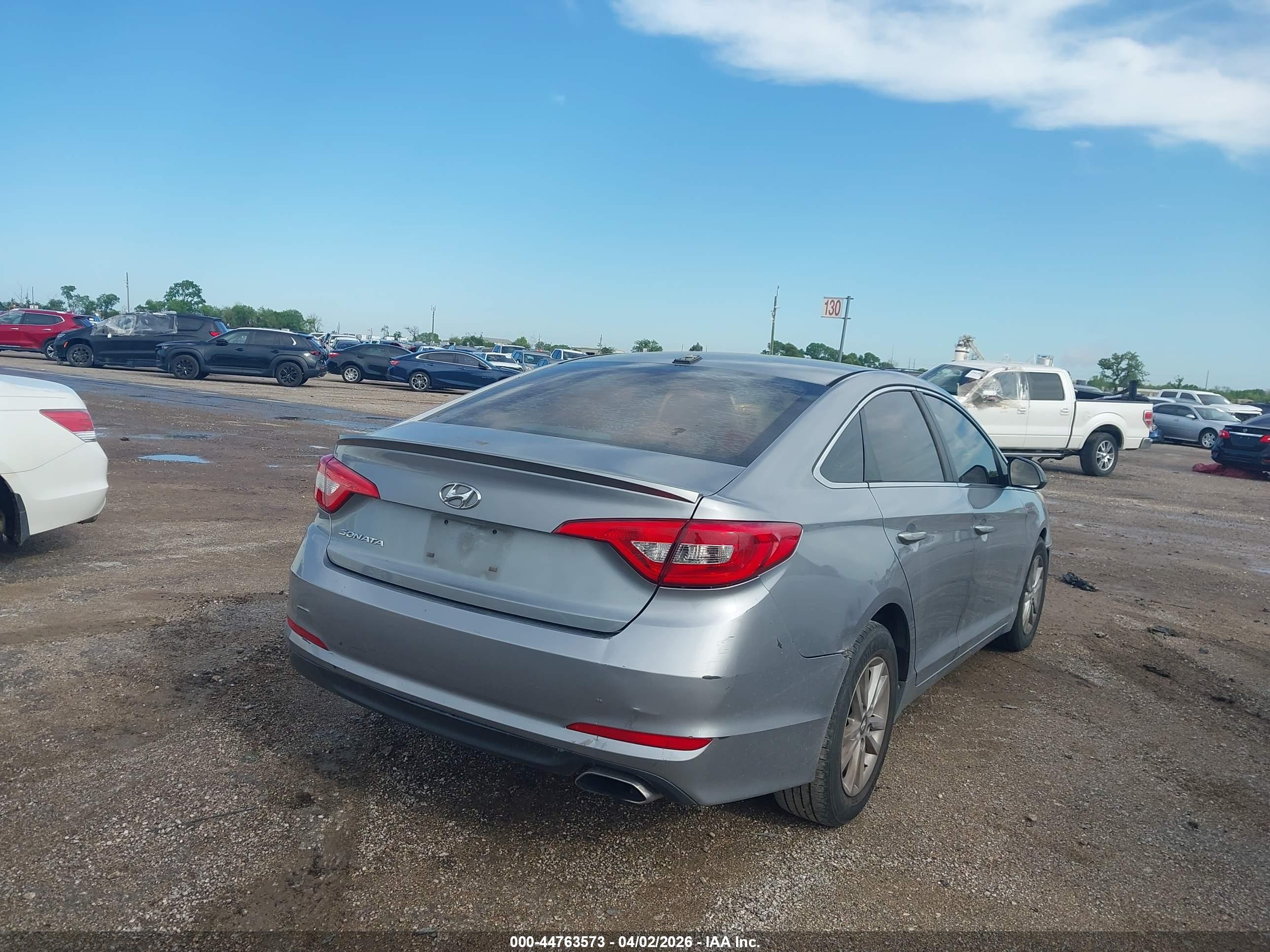 HYUNDAI SONATA image 4