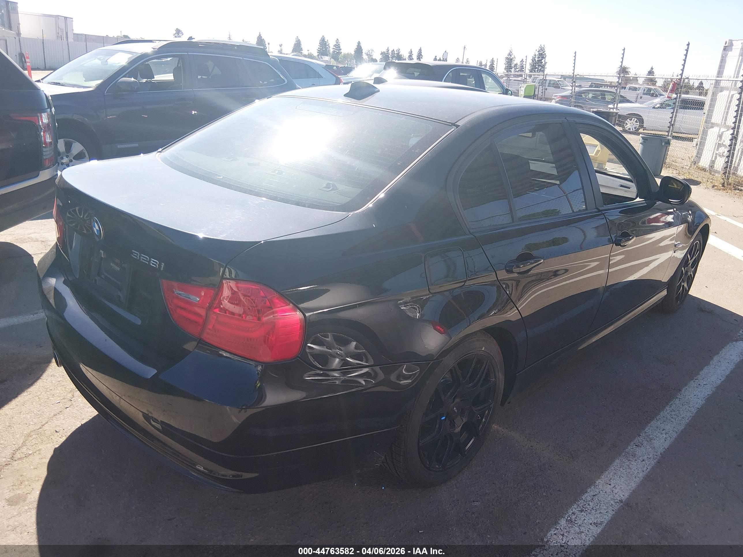 BMW 328I image 4