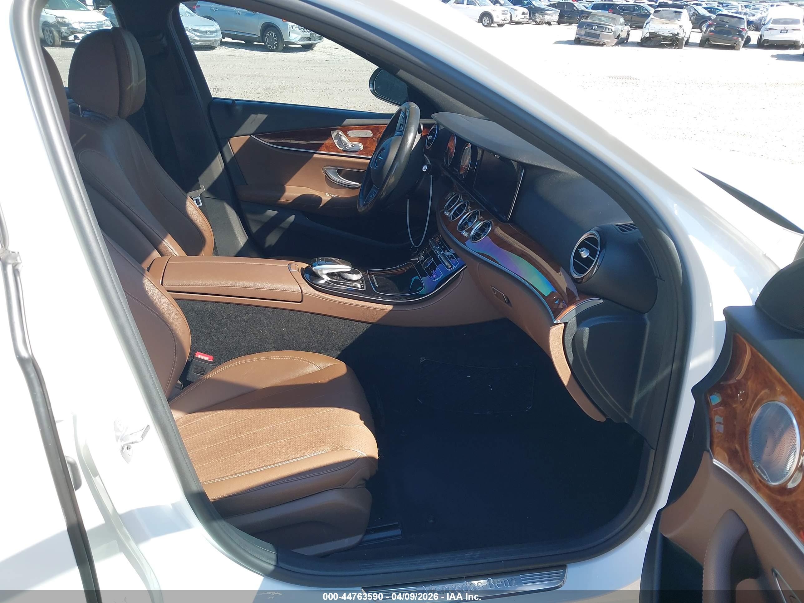 MERCEDES-BENZ E image 5