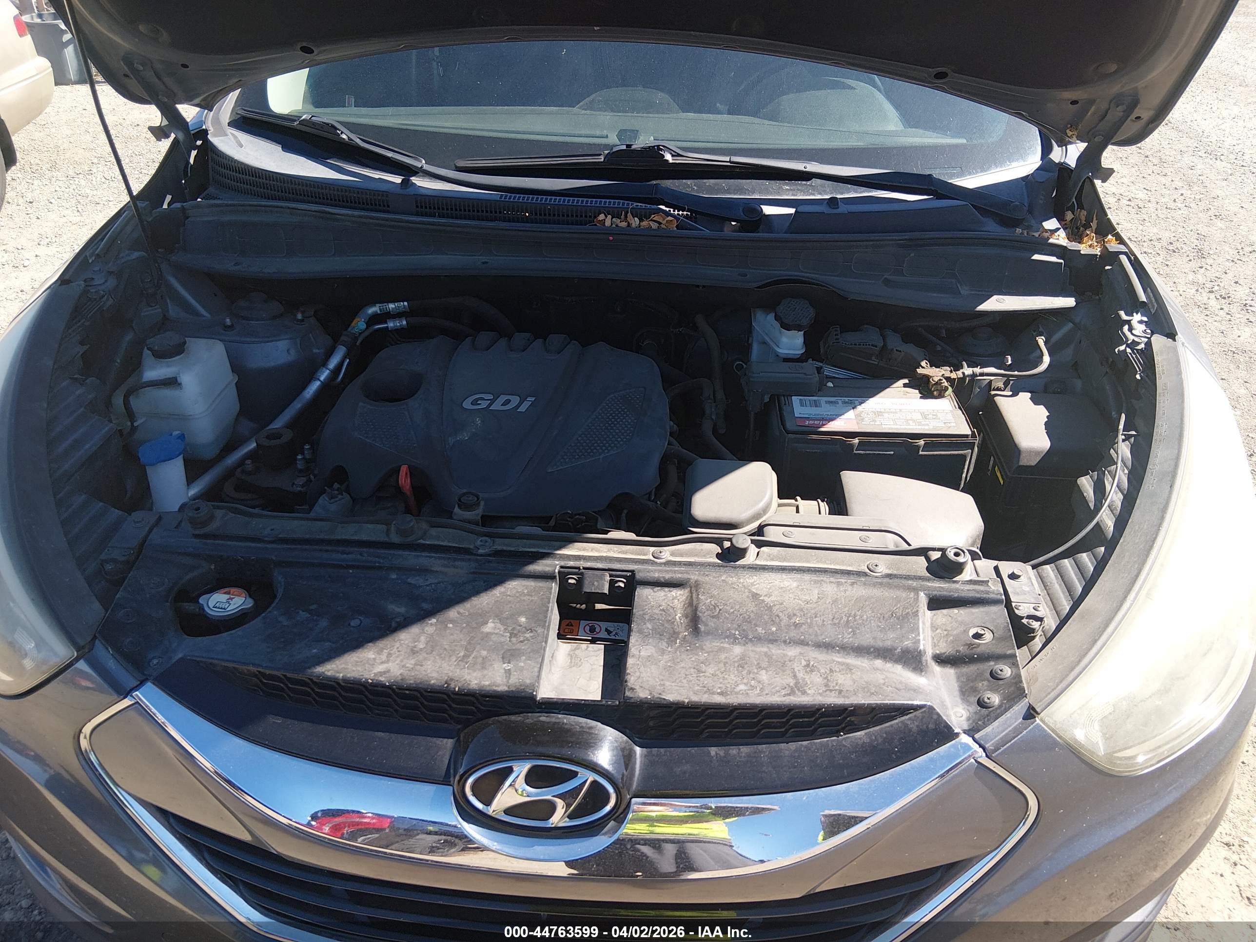 HYUNDAI TUCSON image 10