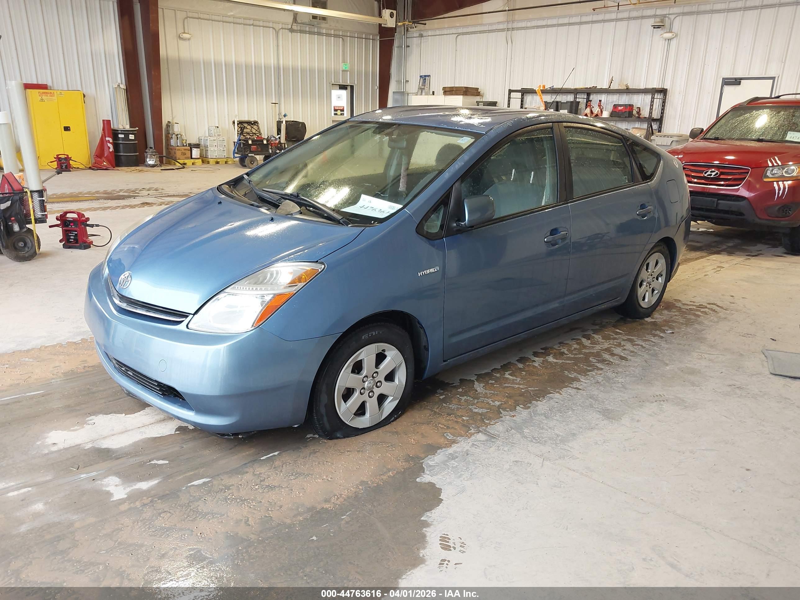 TOYOTA PRIUS image 2