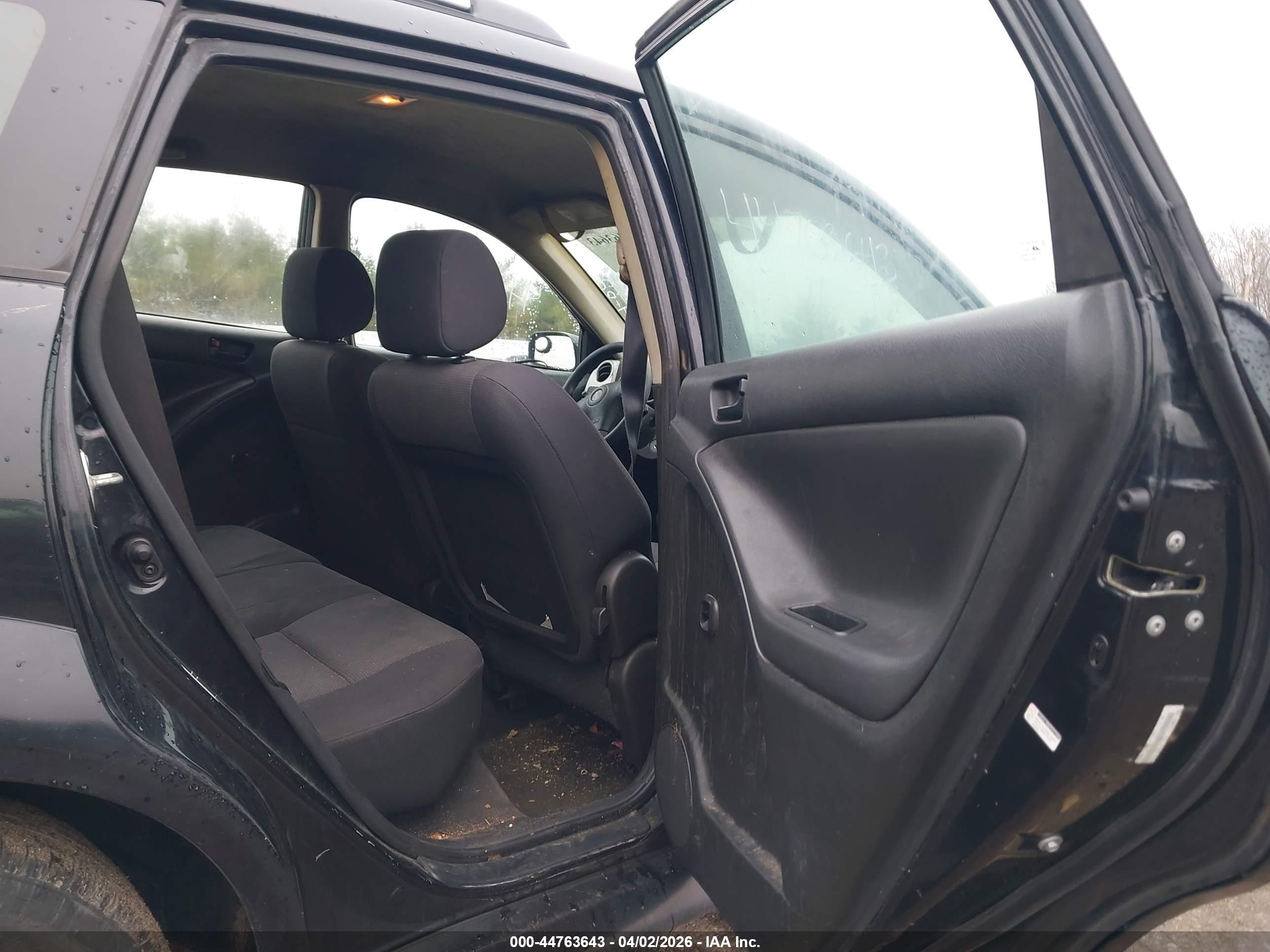 PONTIAC VIBE image 8