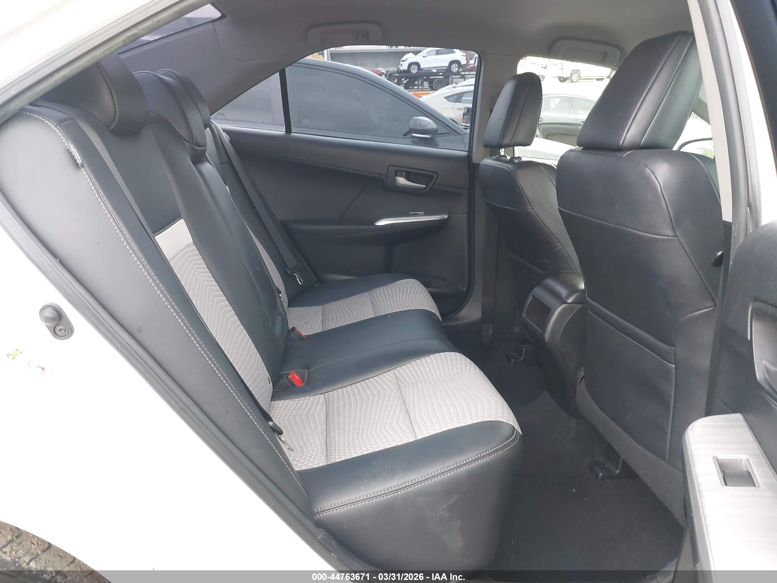 TOYOTA CAMRY image 8