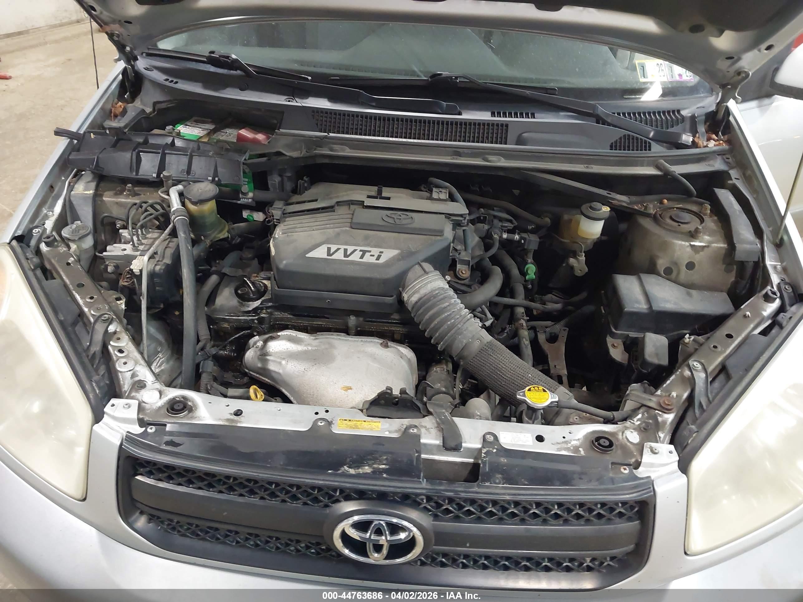 TOYOTA RAV4 image 10