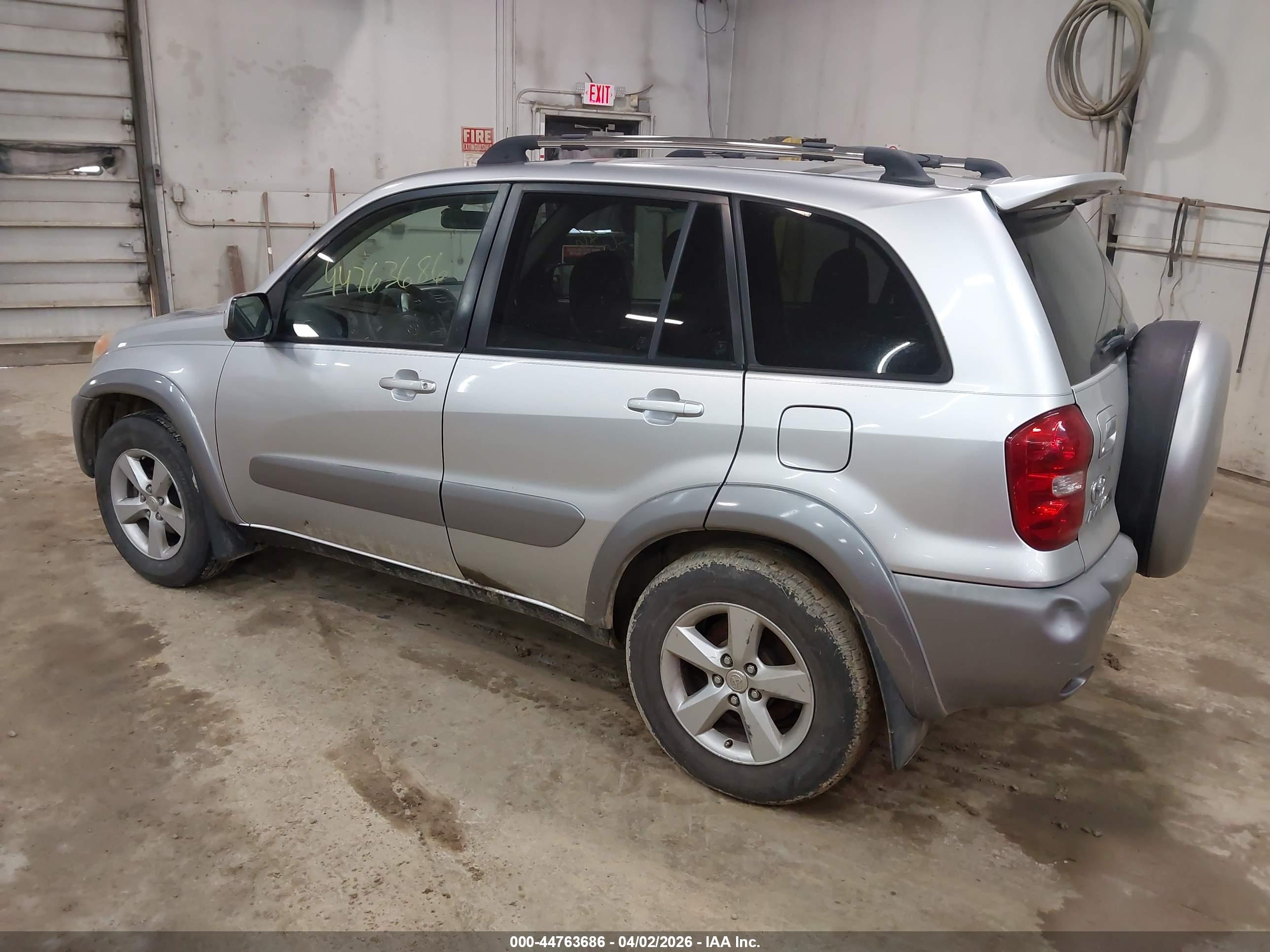 TOYOTA RAV4 image 3