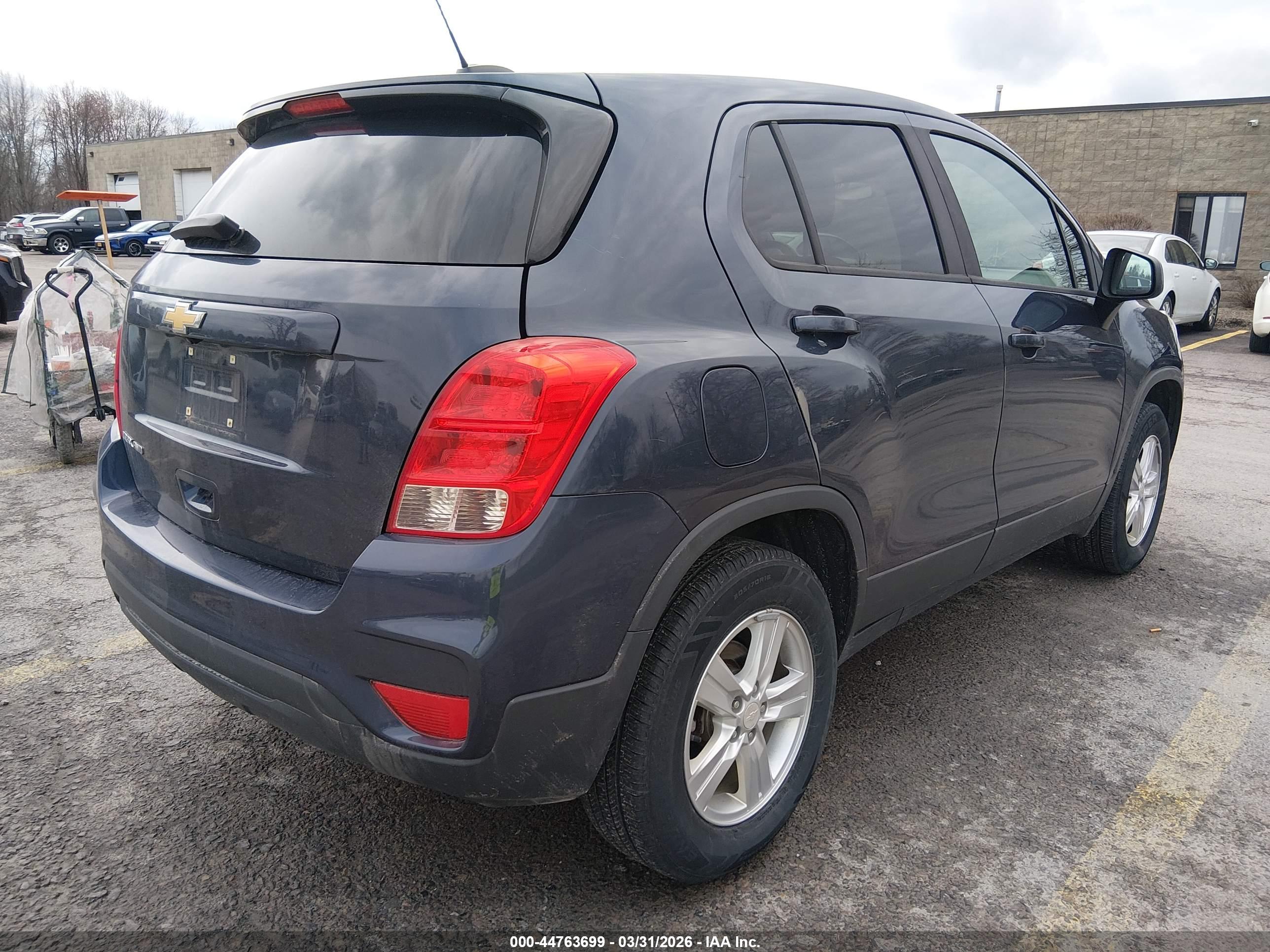 CHEVROLET TRAX image 4