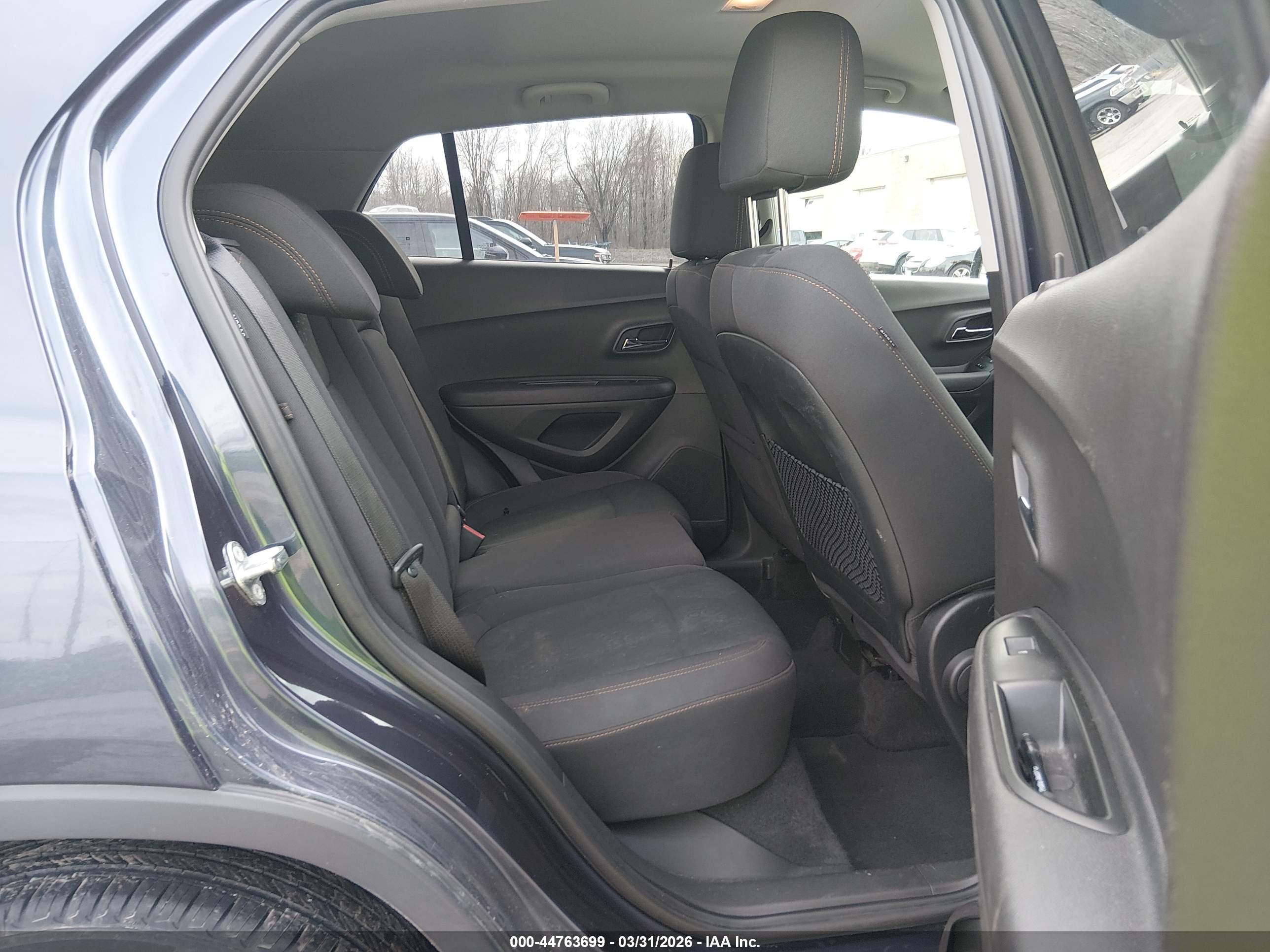 CHEVROLET TRAX image 8