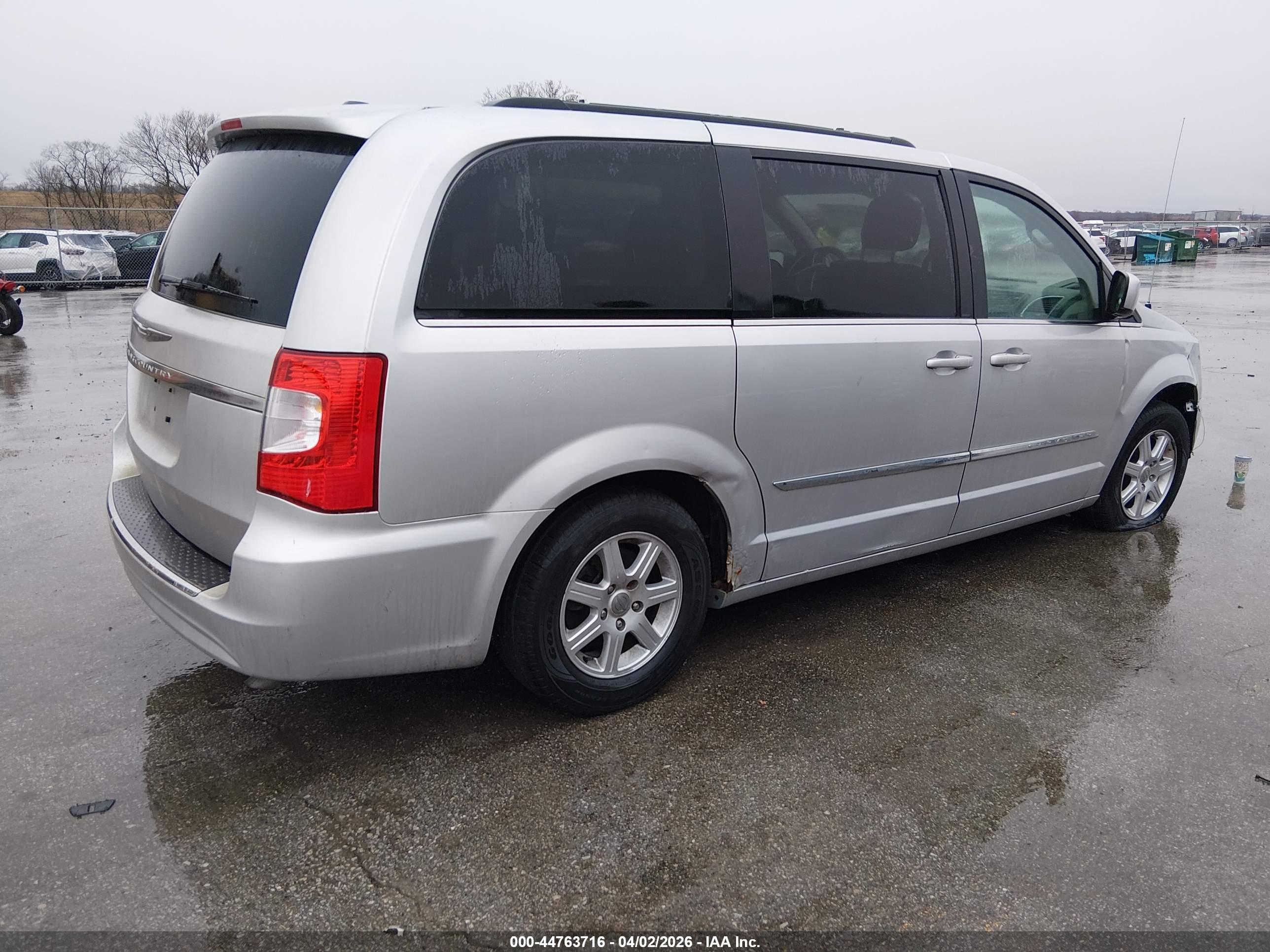 CHRYSLER TOWN image 4