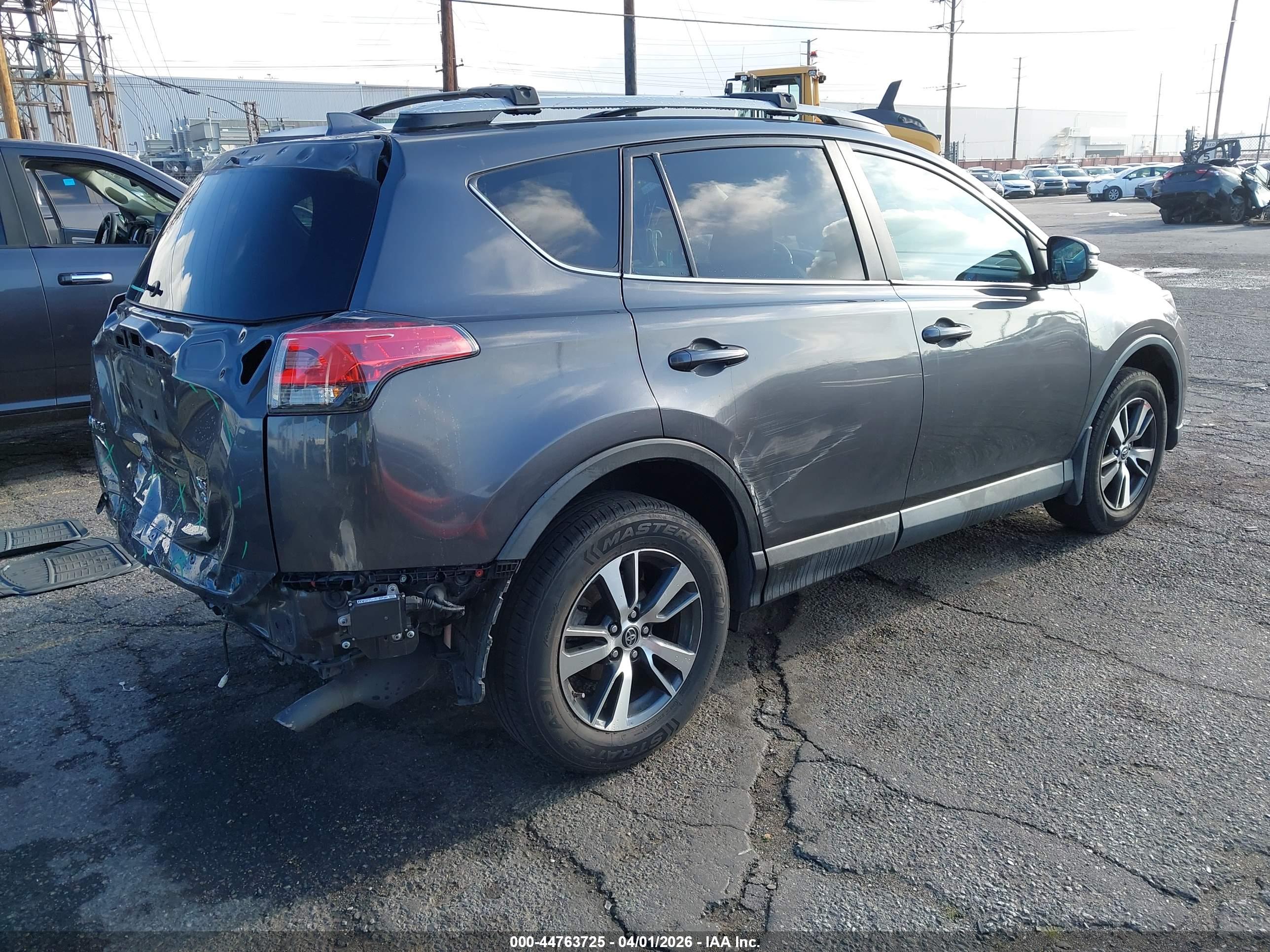TOYOTA RAV4 image 4