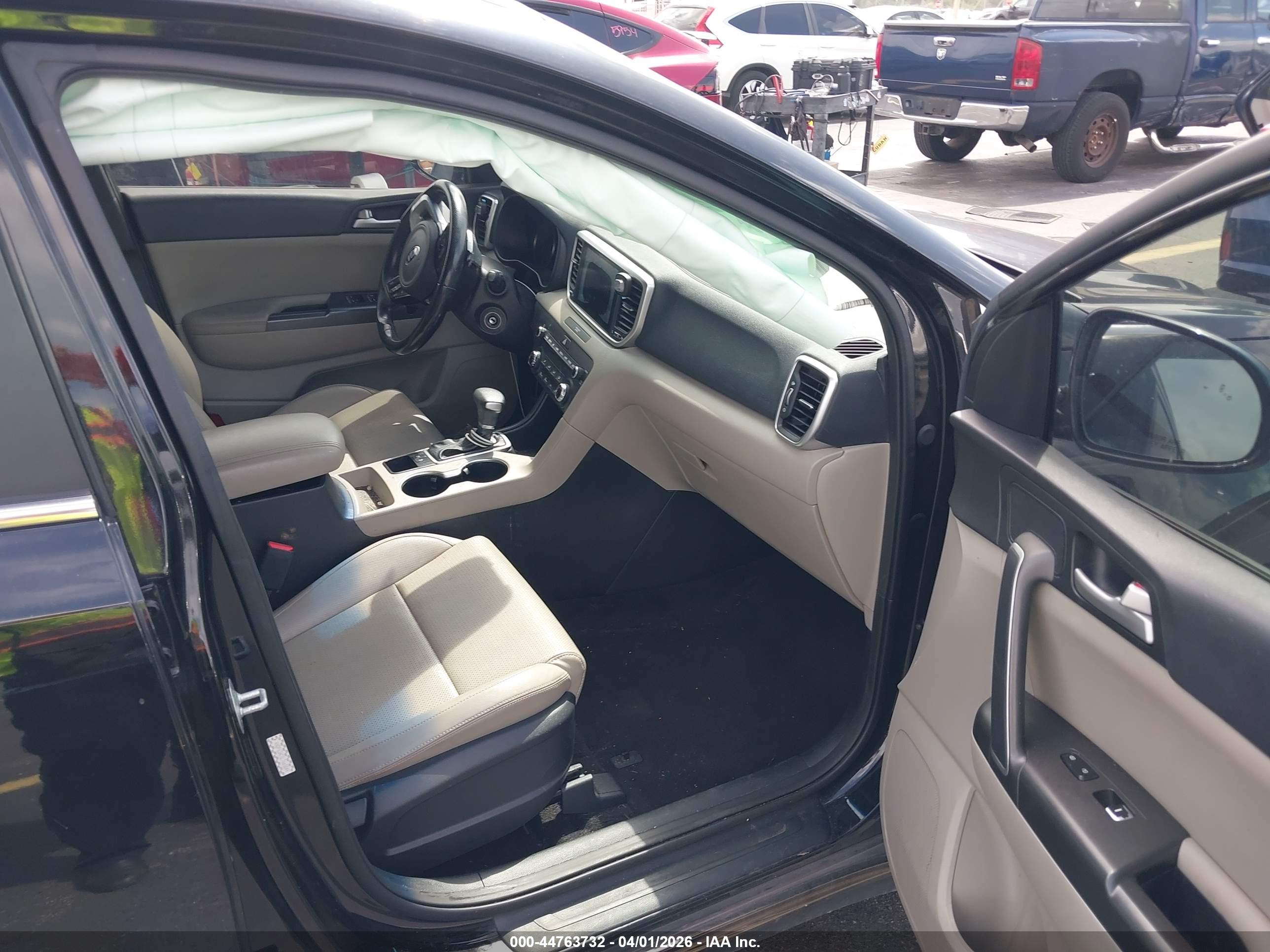 KIA SPORTAGE image 5