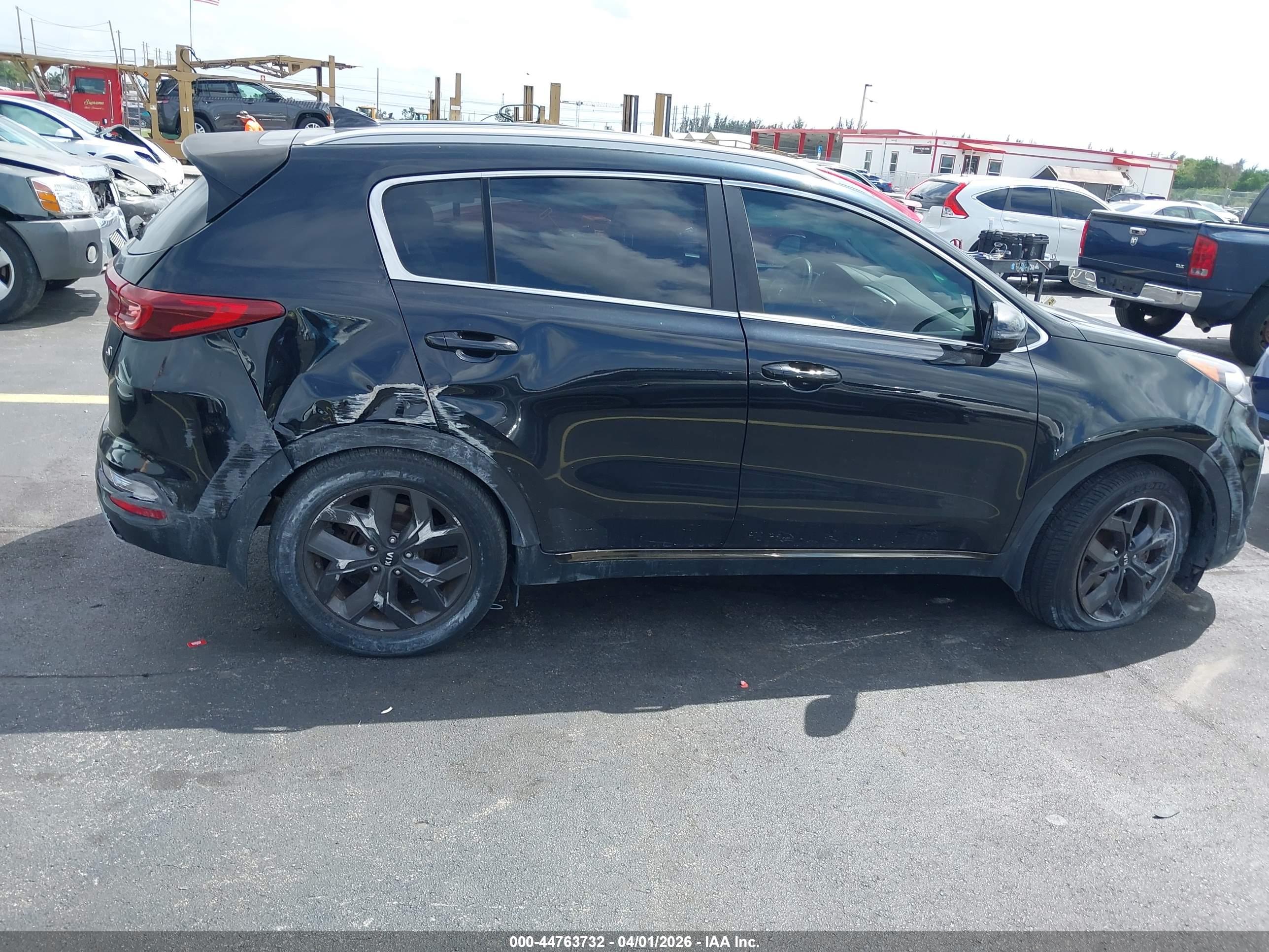 KIA SPORTAGE image 6