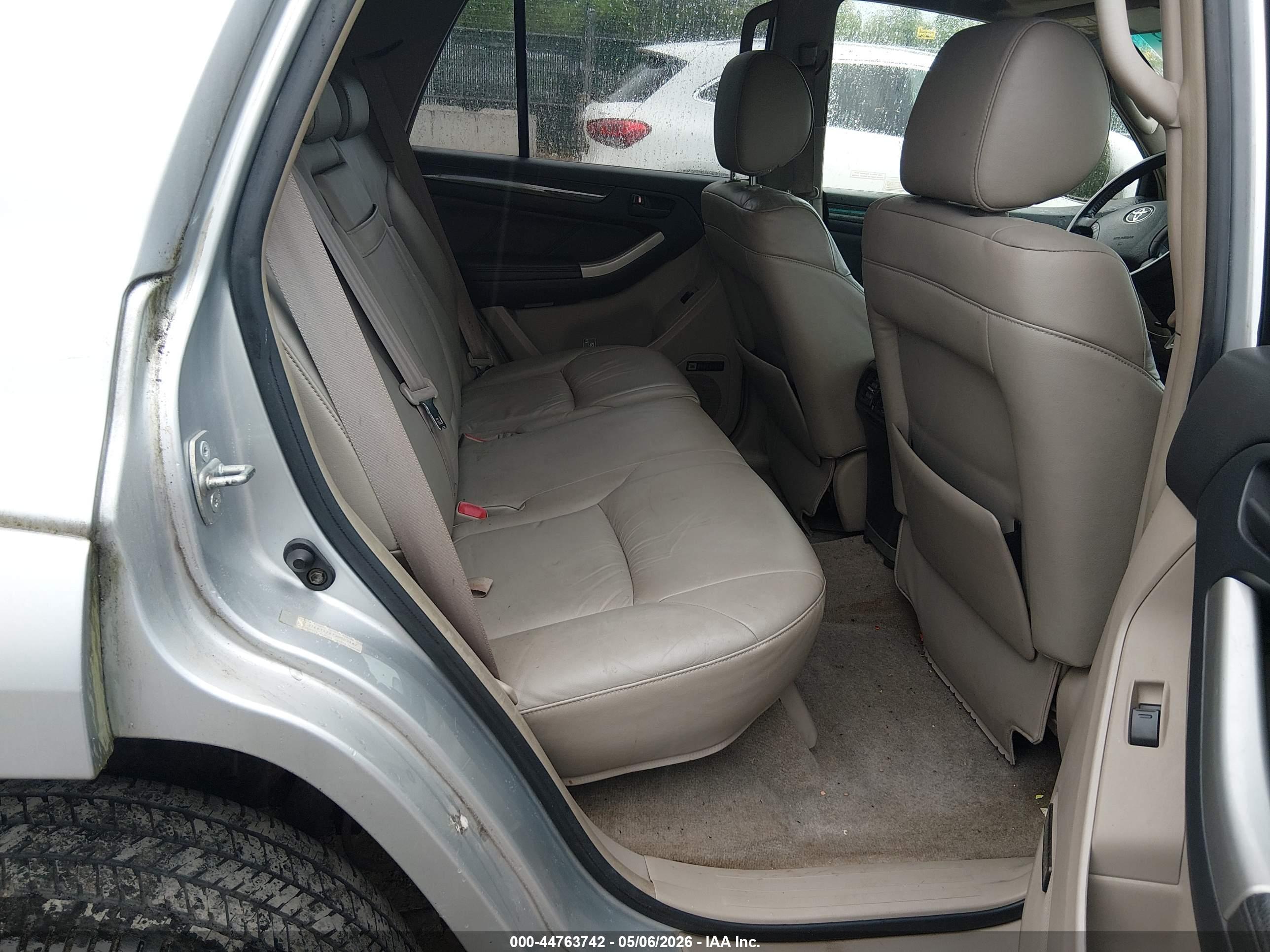 TOYOTA 4RUNNER image 8