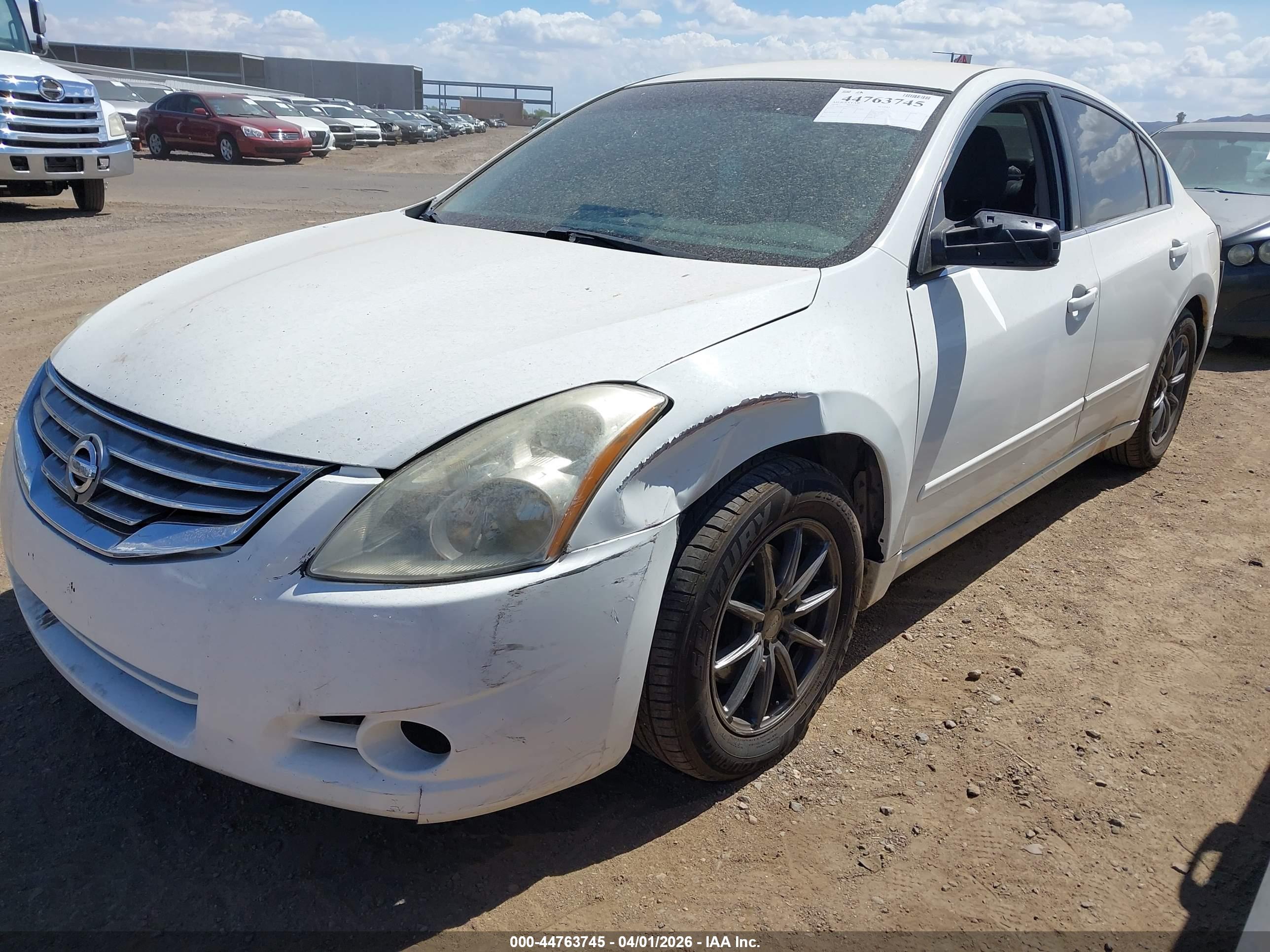 NISSAN ALTIMA image 2