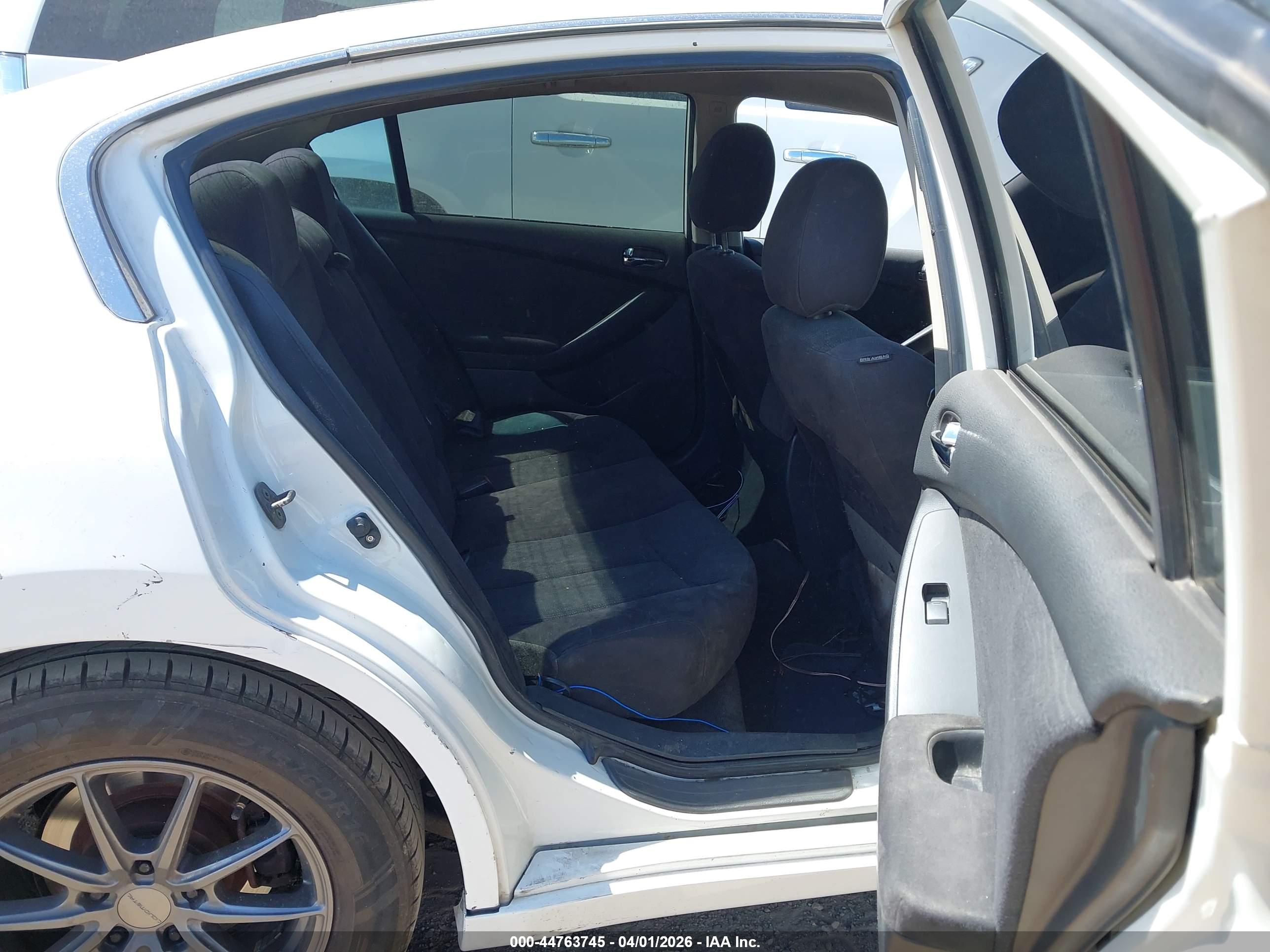 NISSAN ALTIMA image 8