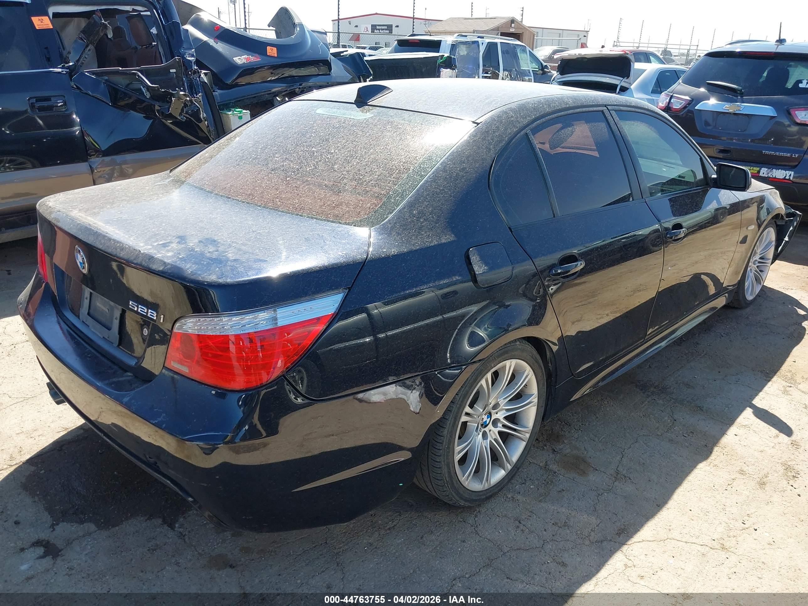 BMW 528I image 4