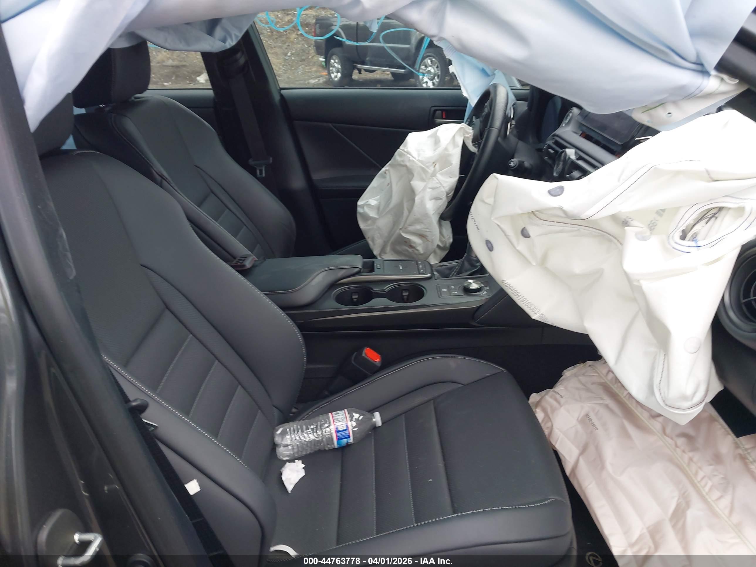 LEXUS IS image 5