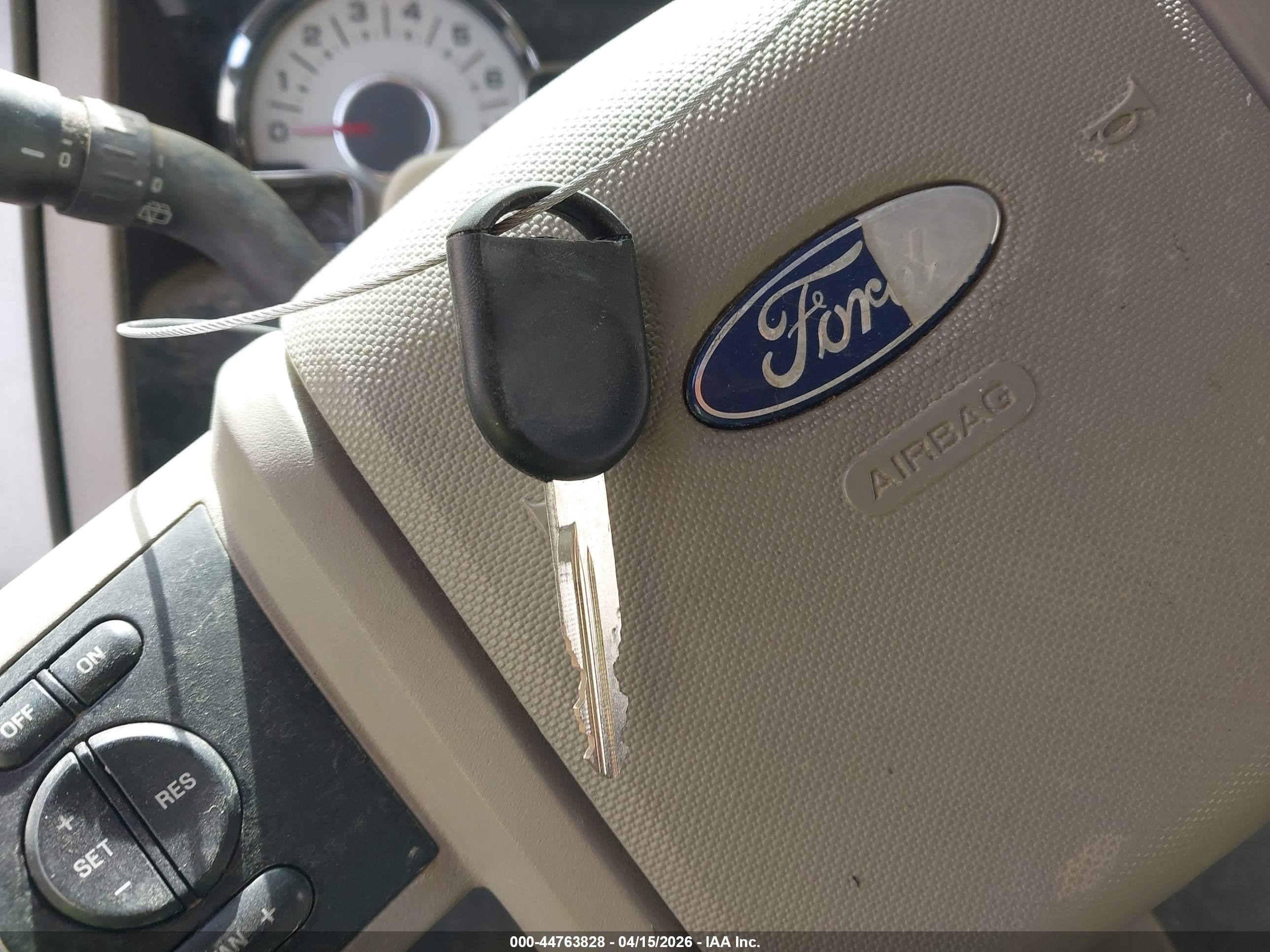 FORD EXPEDITION image 11