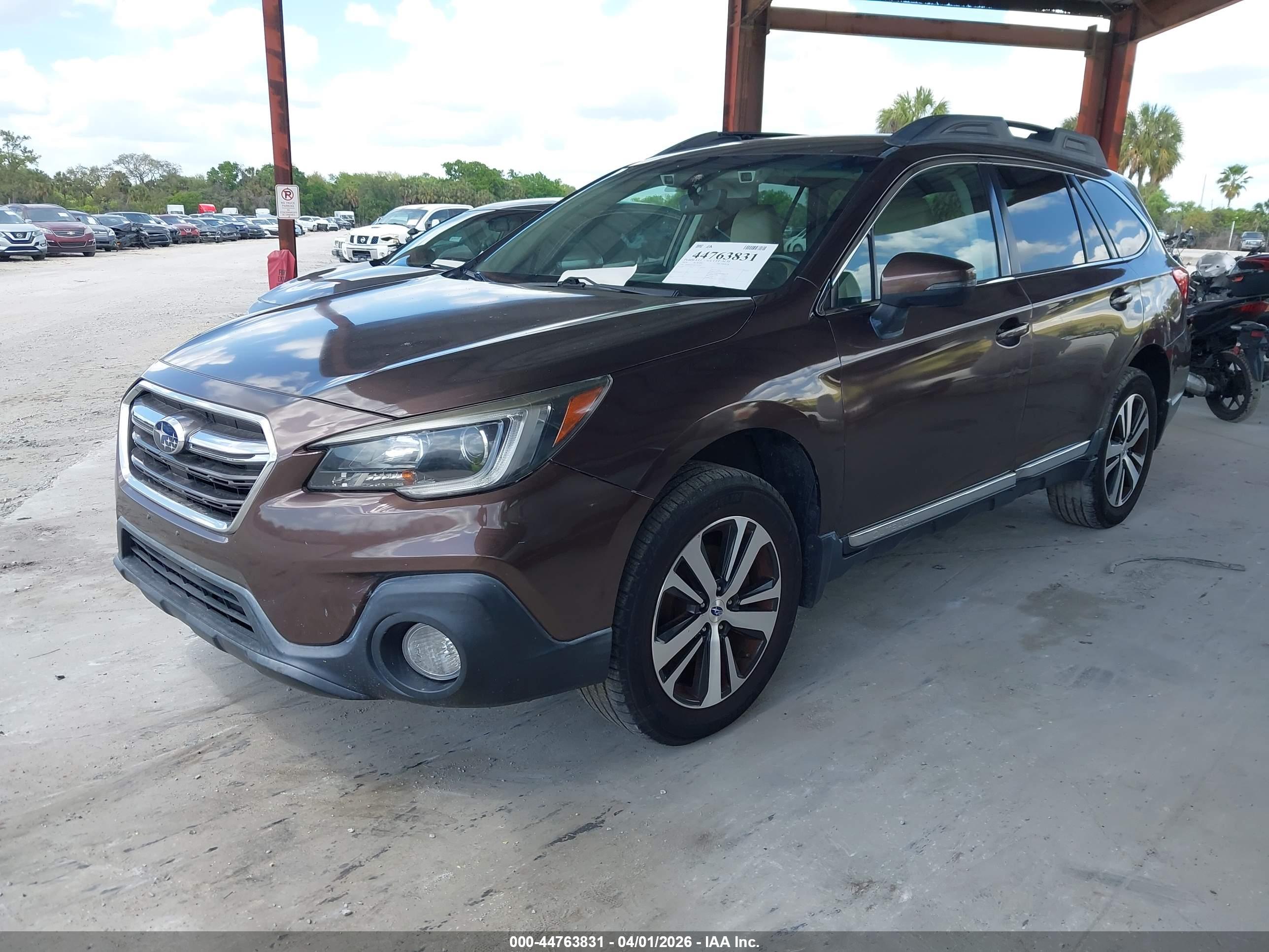 SUBARU OUTBACK image 2