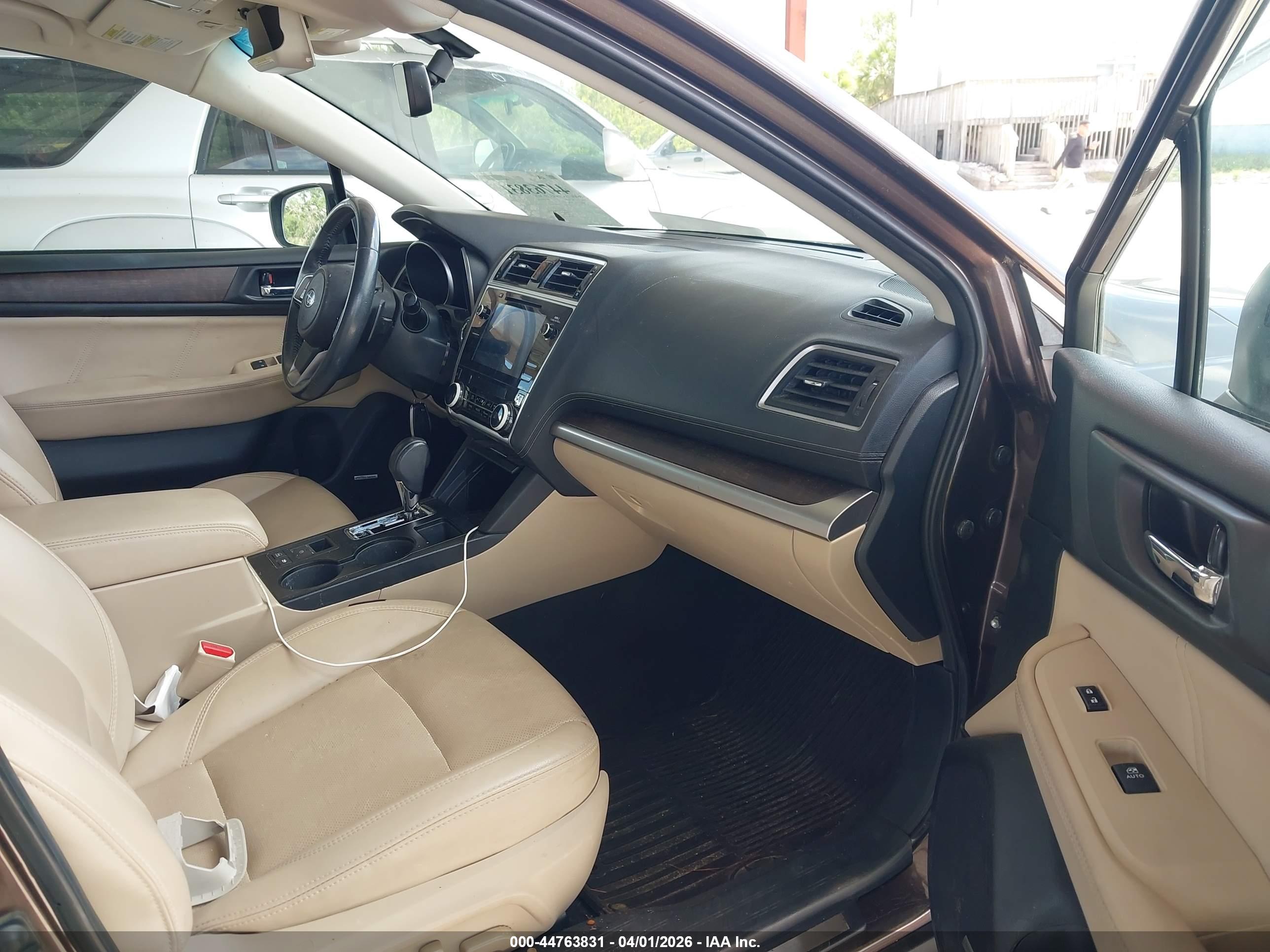 SUBARU OUTBACK image 5