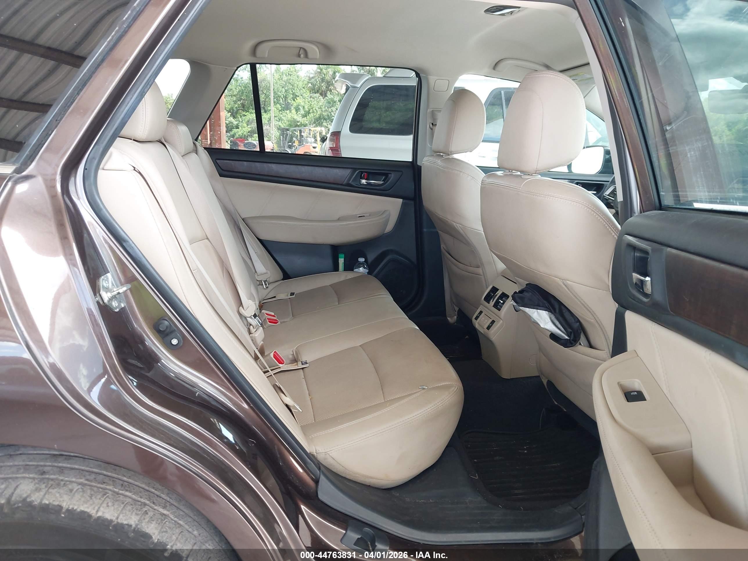 SUBARU OUTBACK image 8