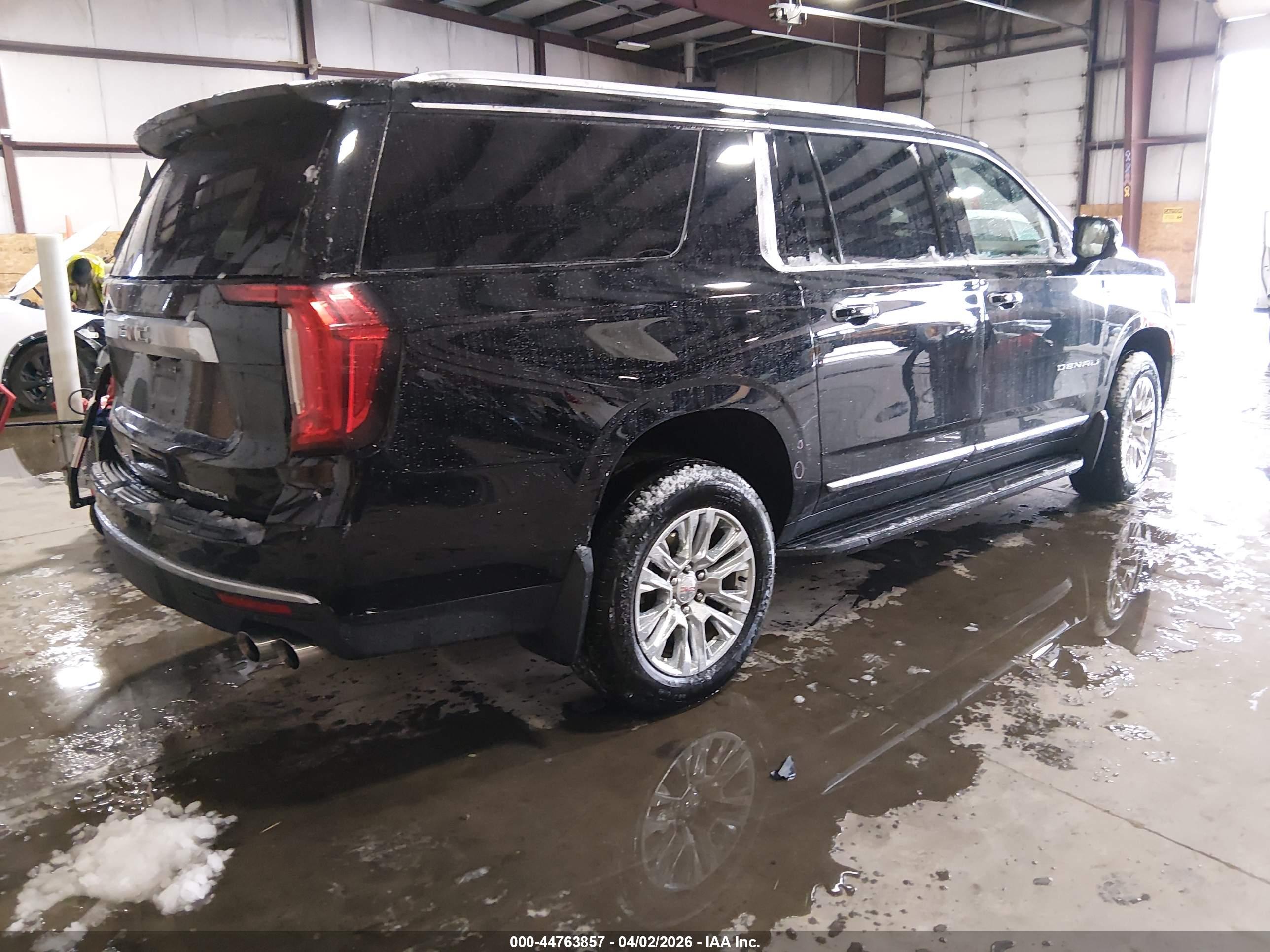 GMC YUKON image 4