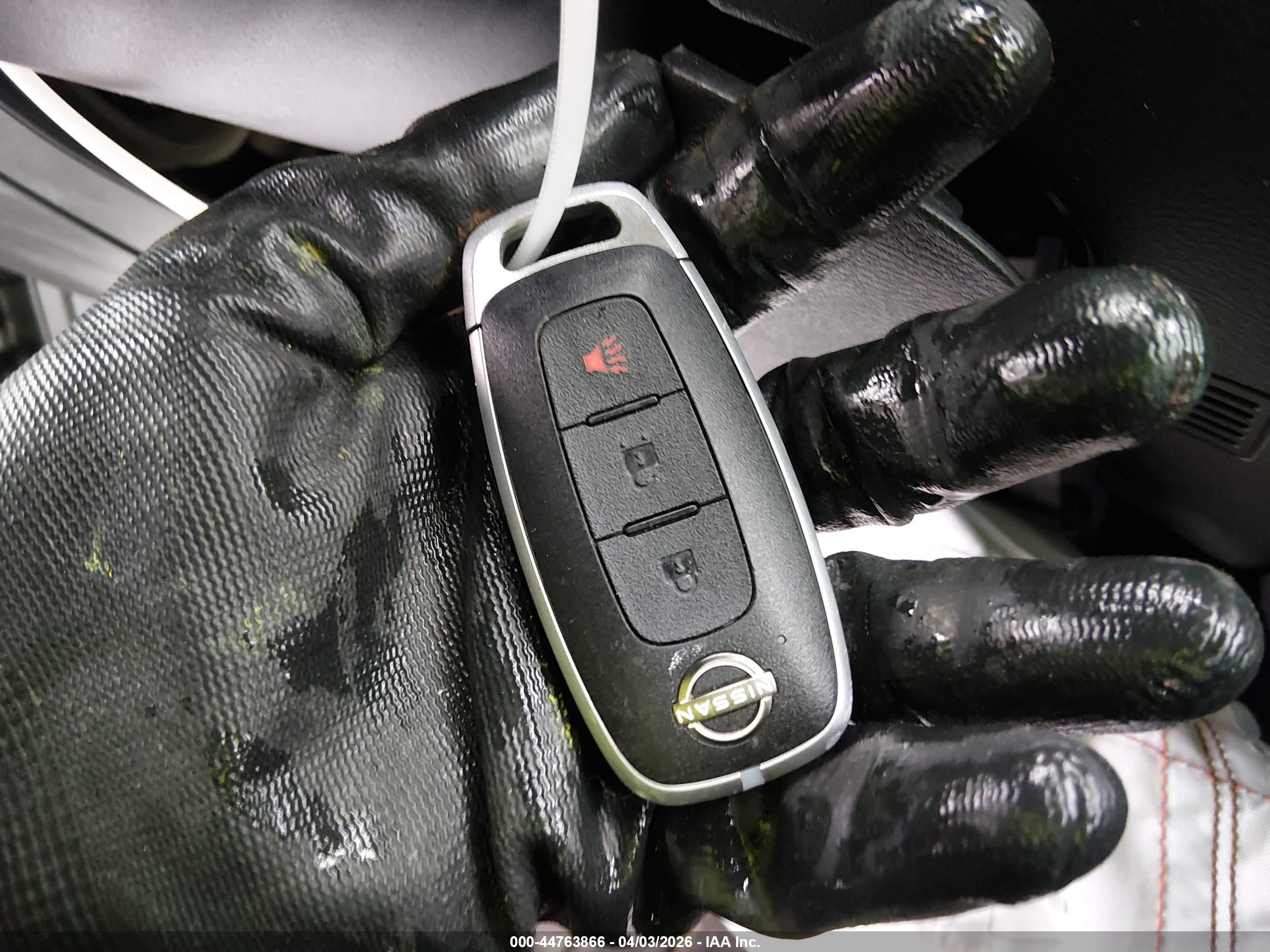 NISSAN ROGUE image 11