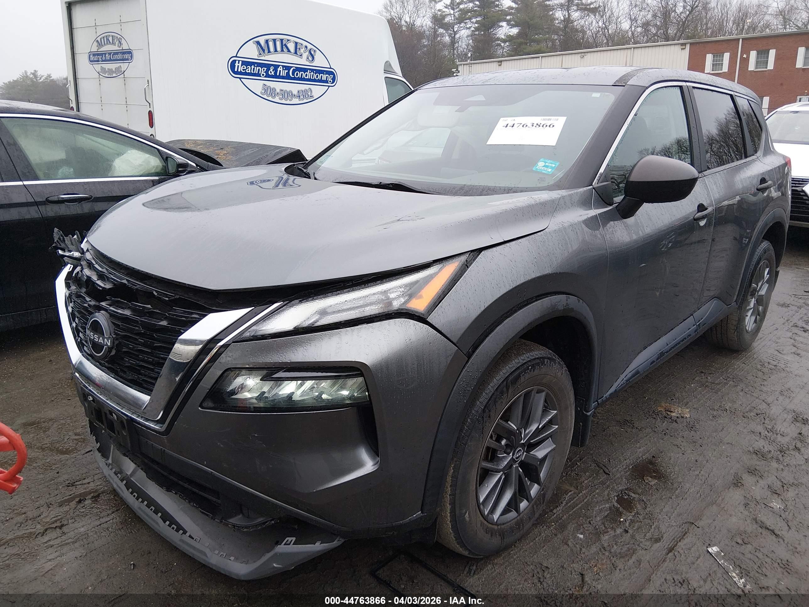 NISSAN ROGUE image 2