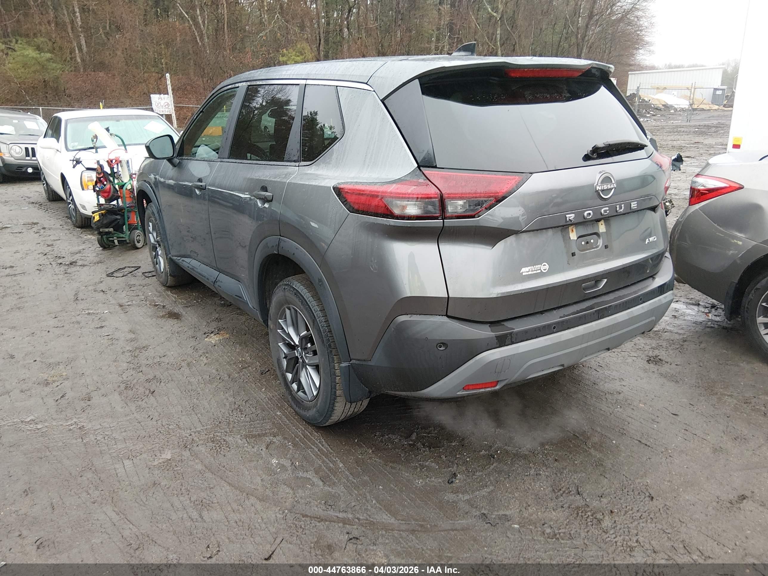 NISSAN ROGUE image 3