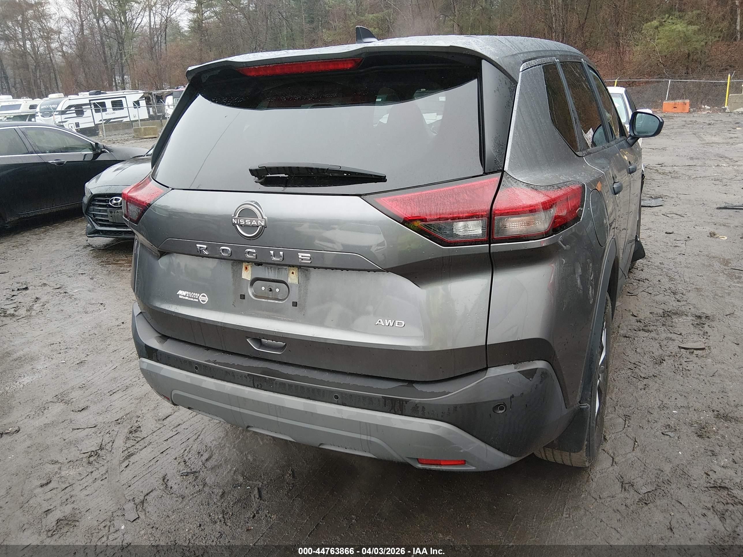 NISSAN ROGUE image 4