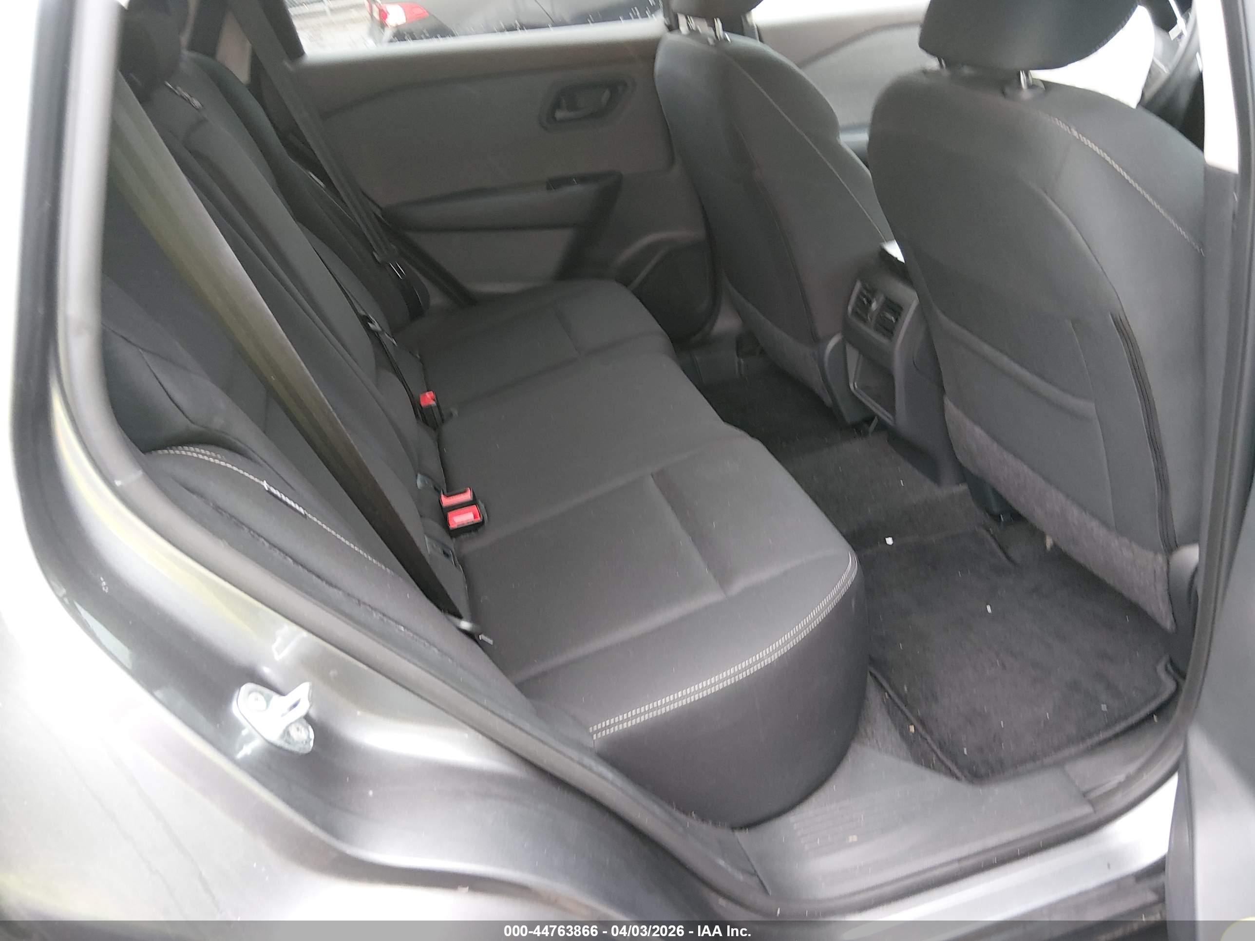 NISSAN ROGUE image 8