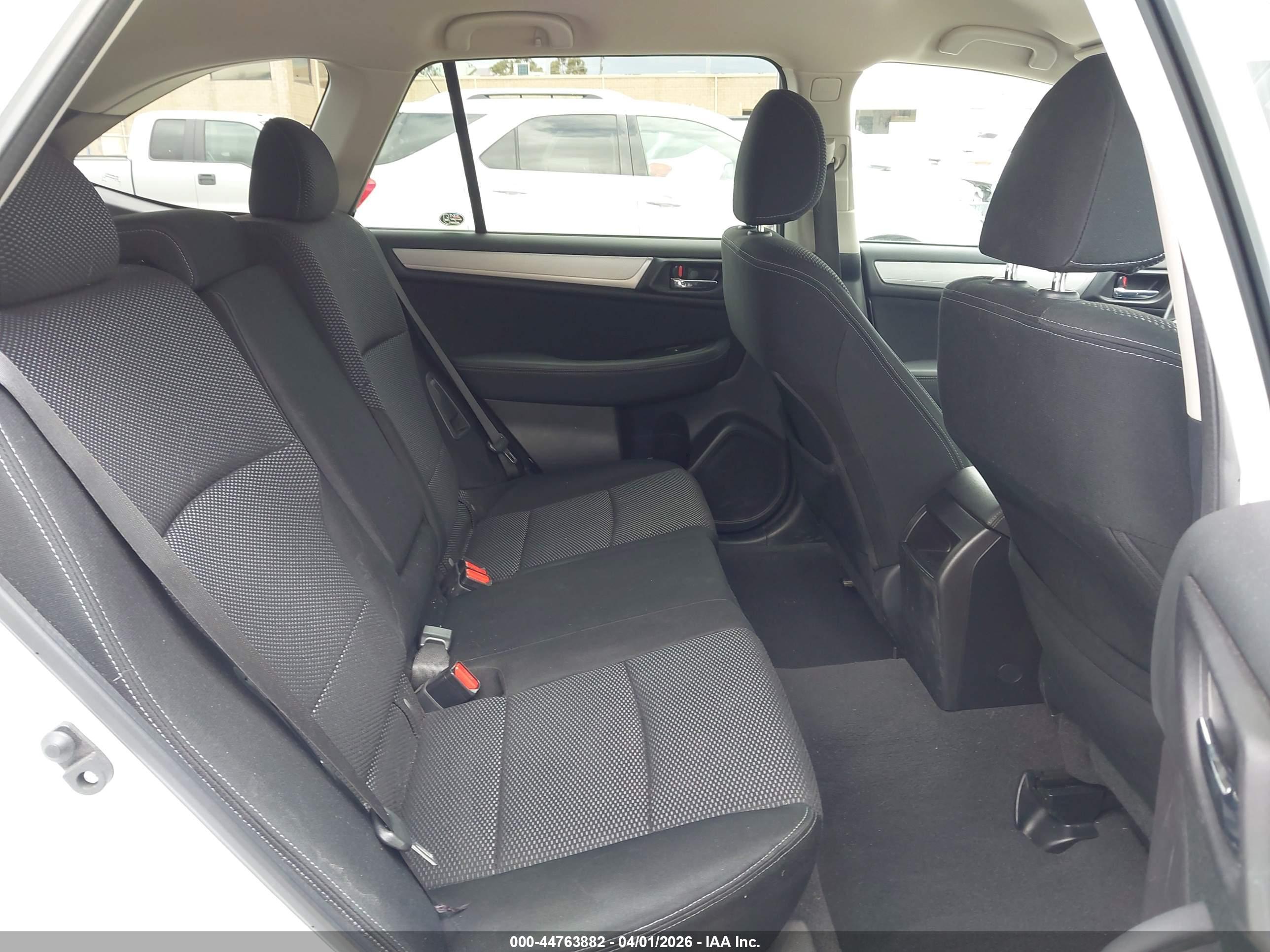 SUBARU OUTBACK image 8