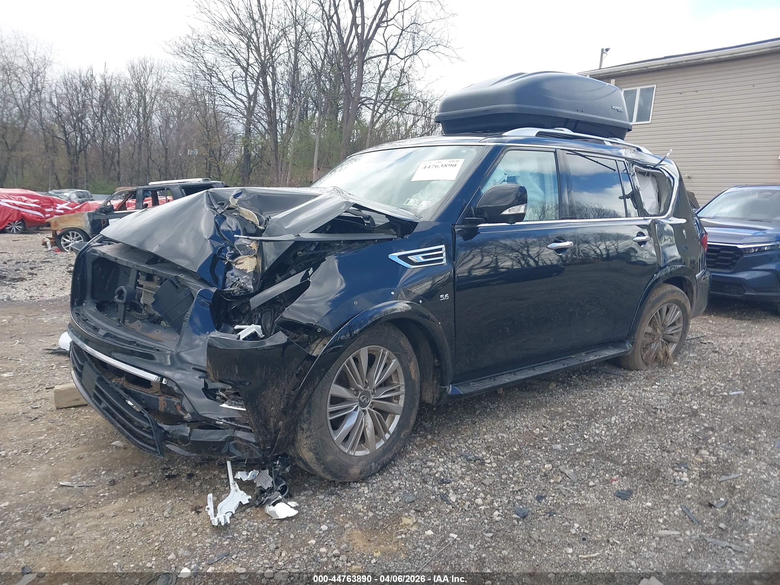 INFINITI QX80 image 2