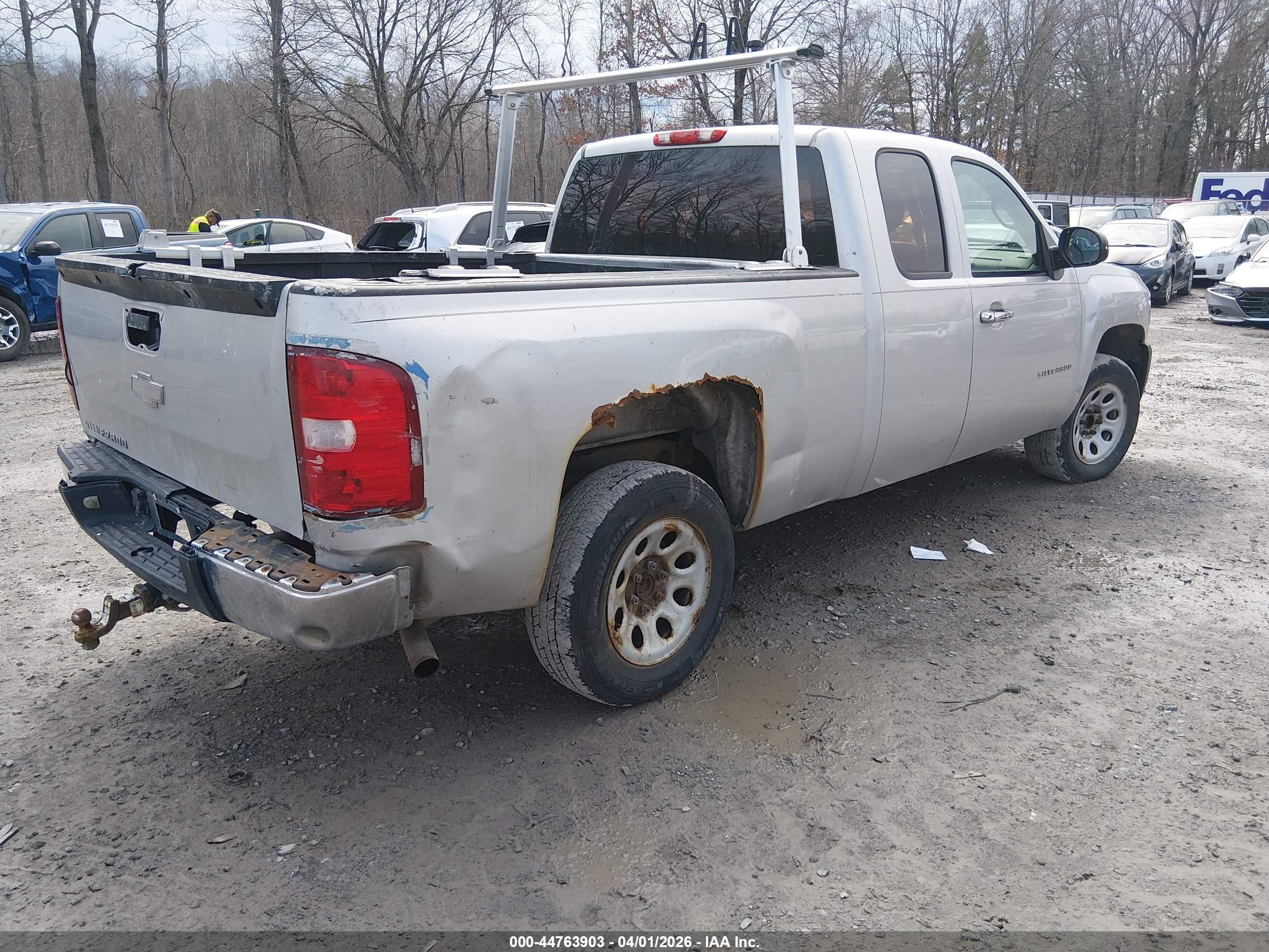 CHEVROLET SILVERADO image 4