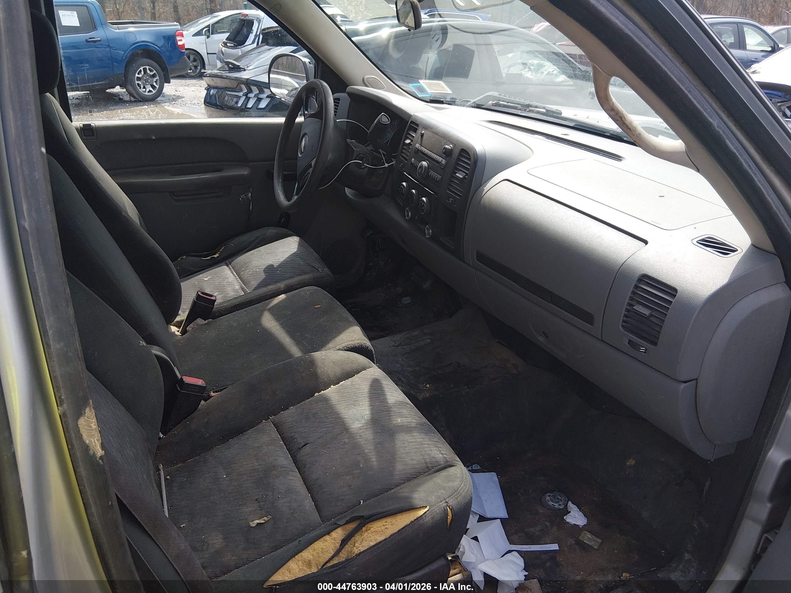 CHEVROLET SILVERADO image 5