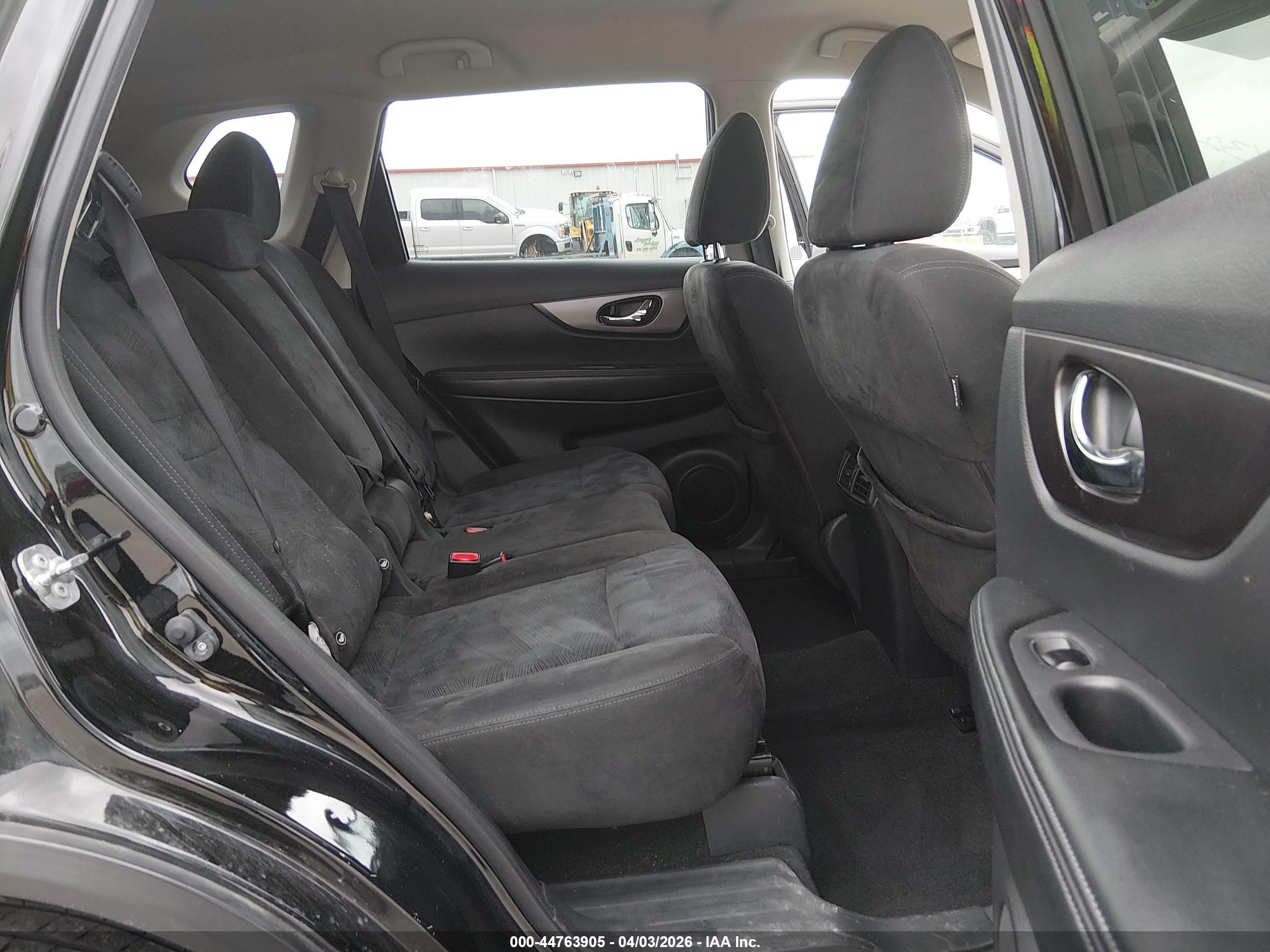 NISSAN ROGUE image 8