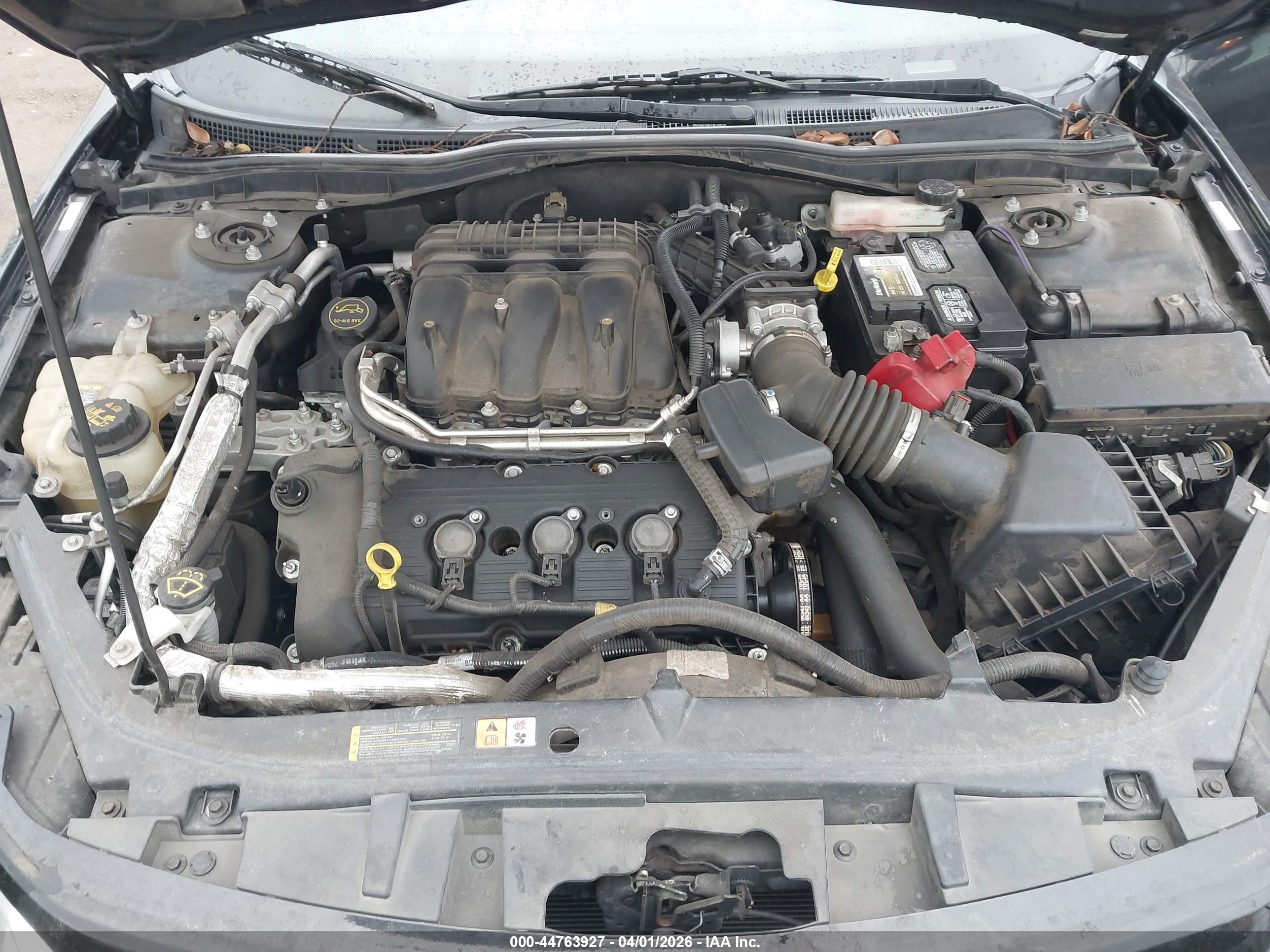 FORD FUSION image 10