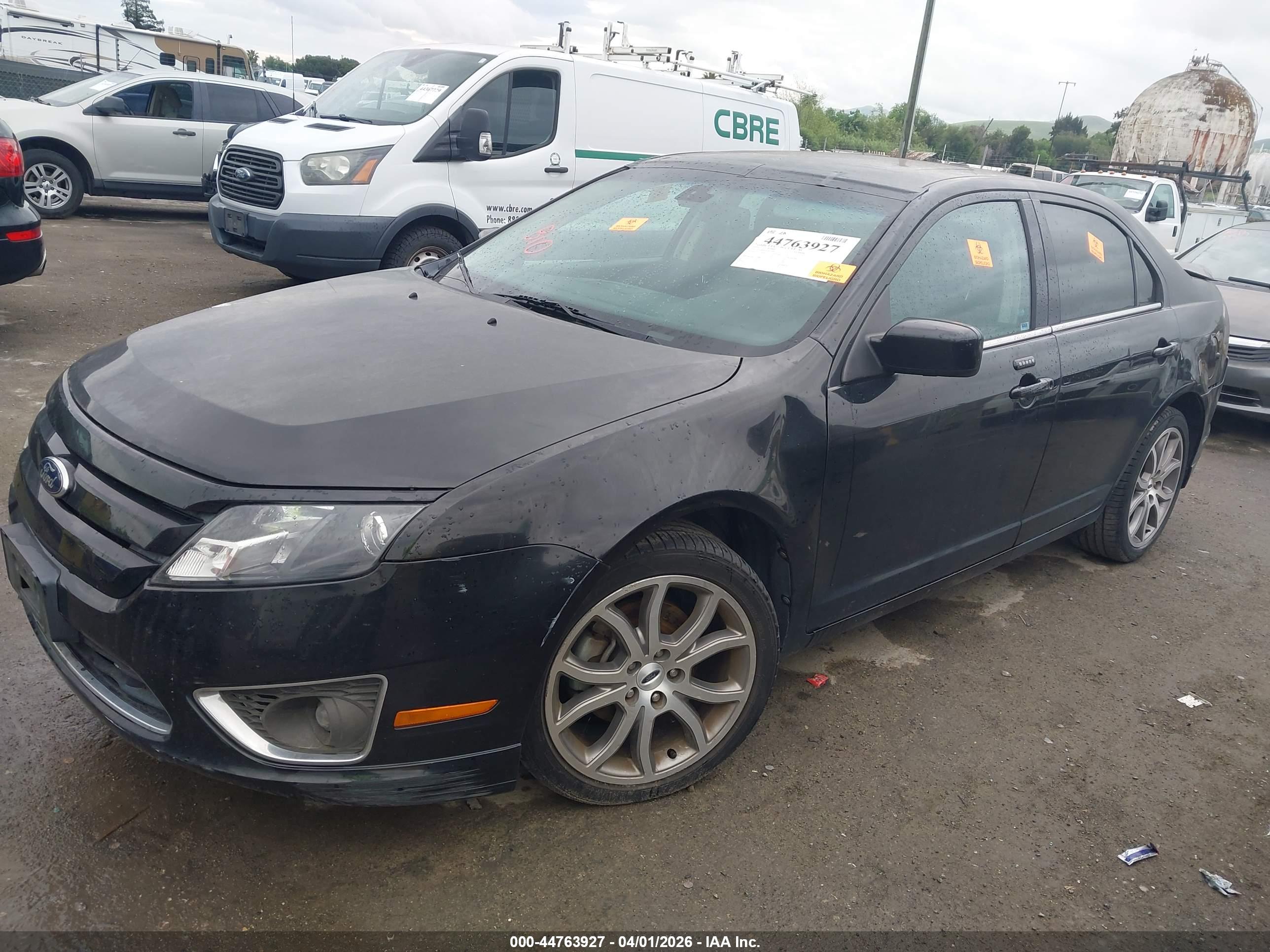FORD FUSION image 2