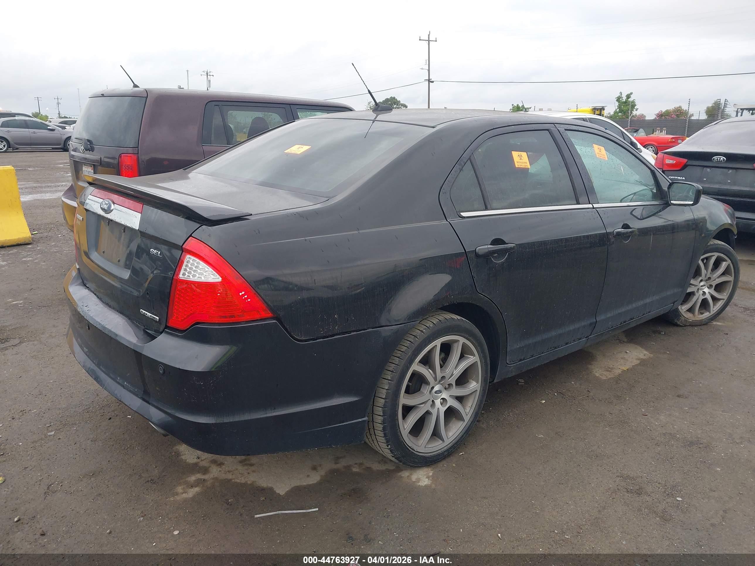 FORD FUSION image 4