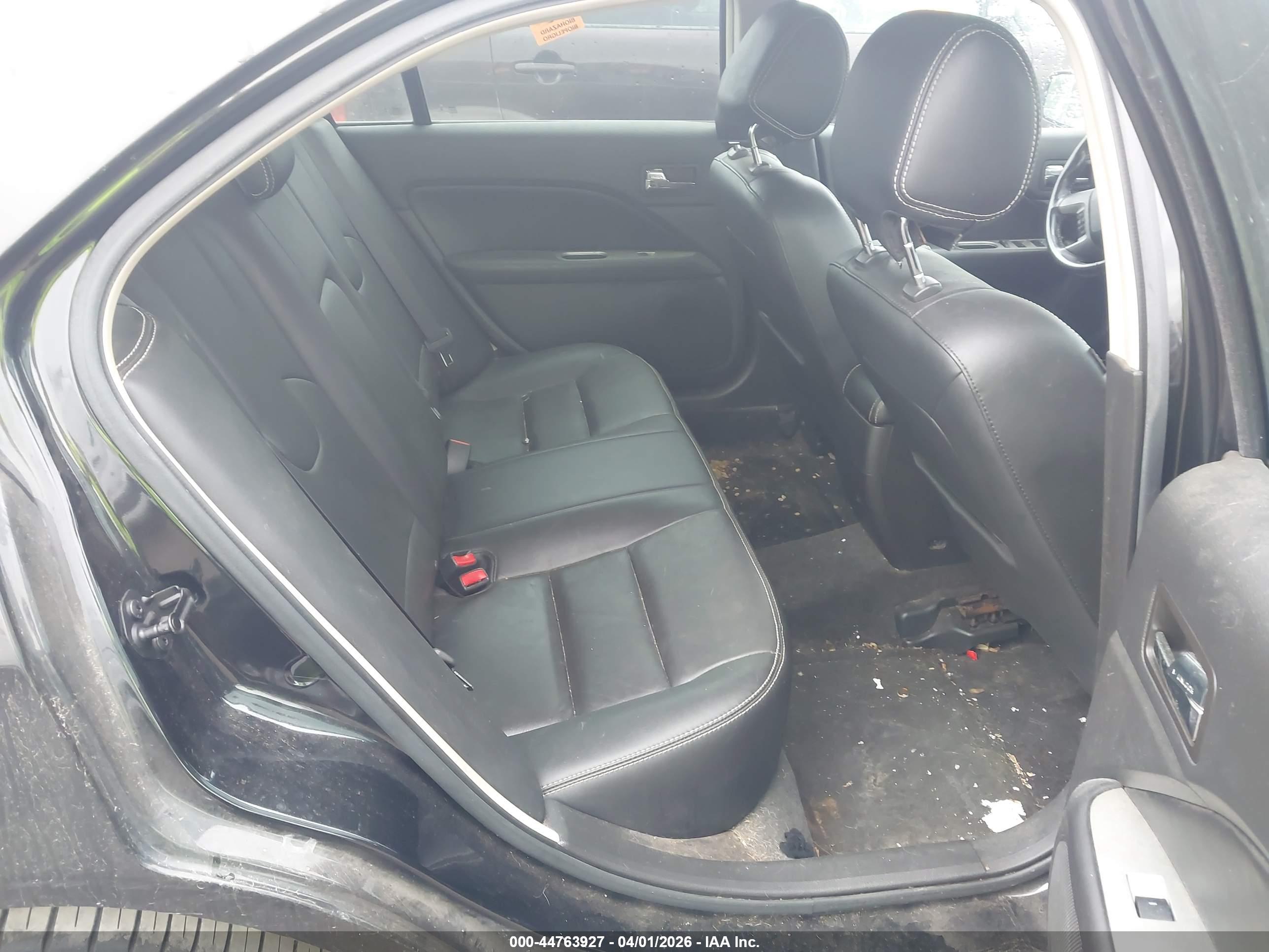 FORD FUSION image 8