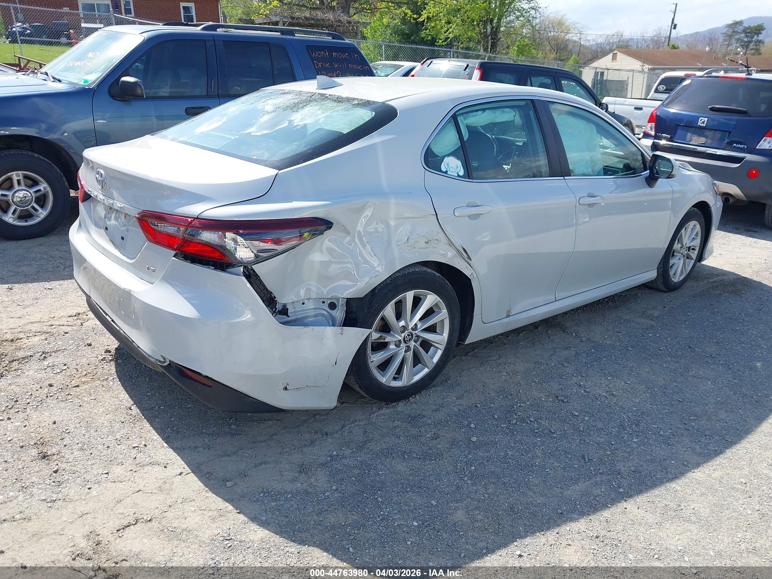 TOYOTA CAMRY image 4