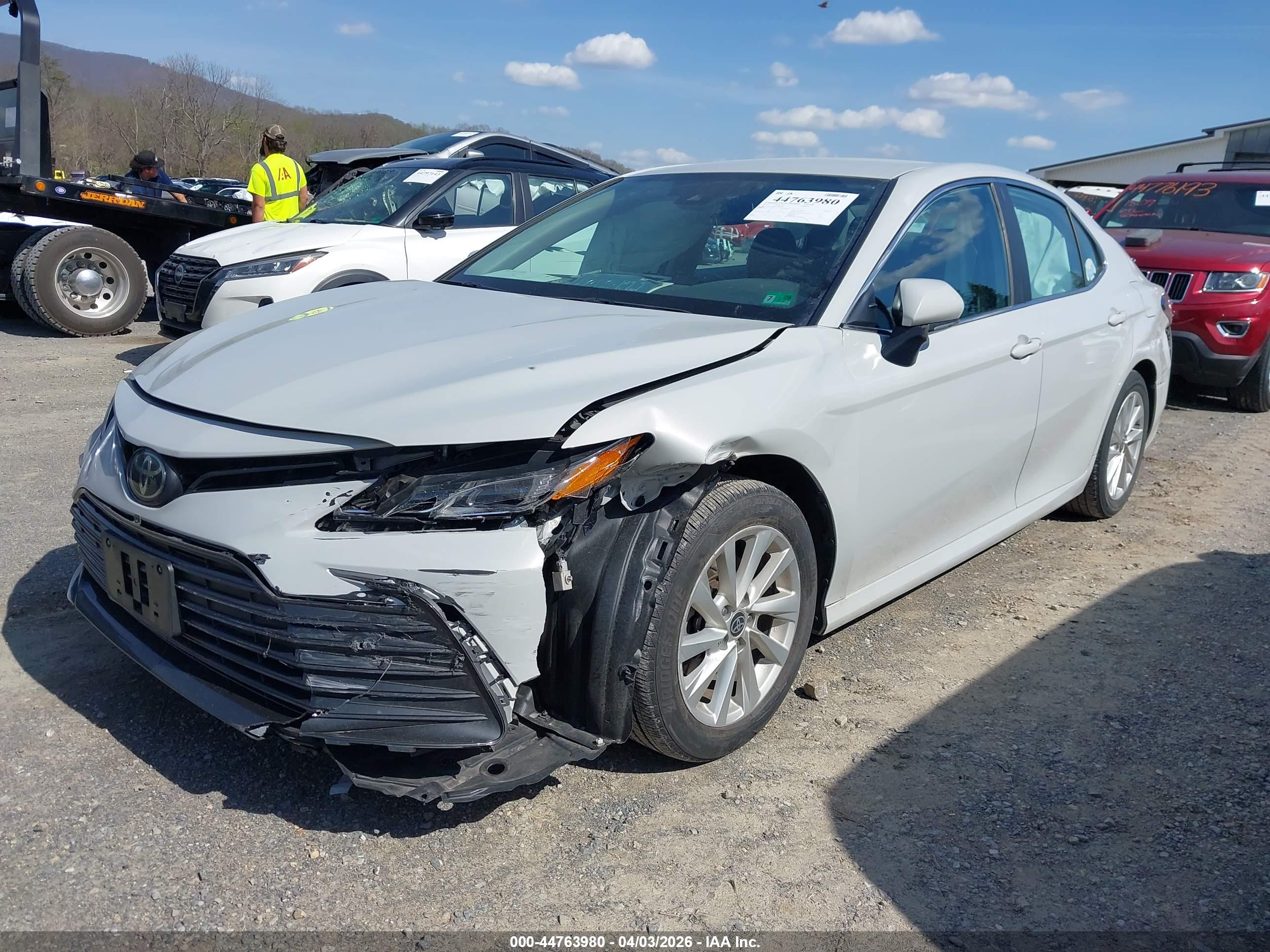 TOYOTA CAMRY image 6