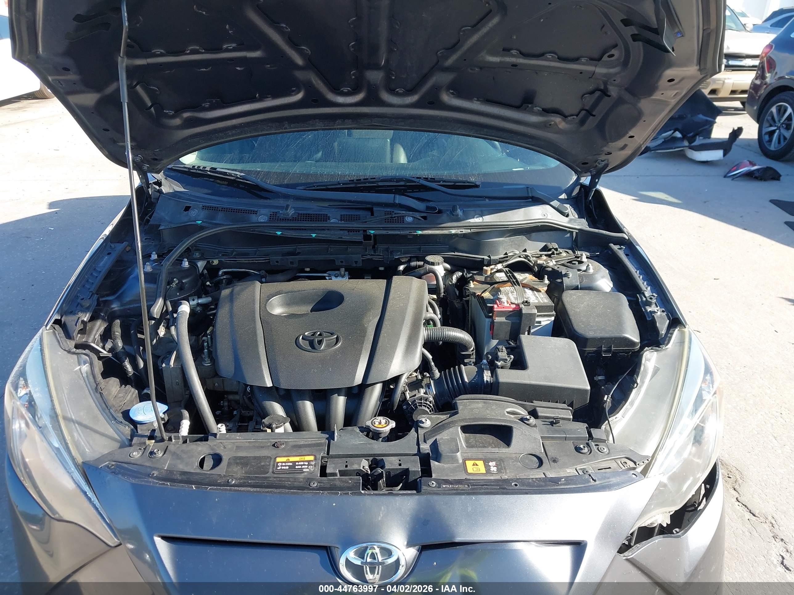 TOYOTA YARIS image 10