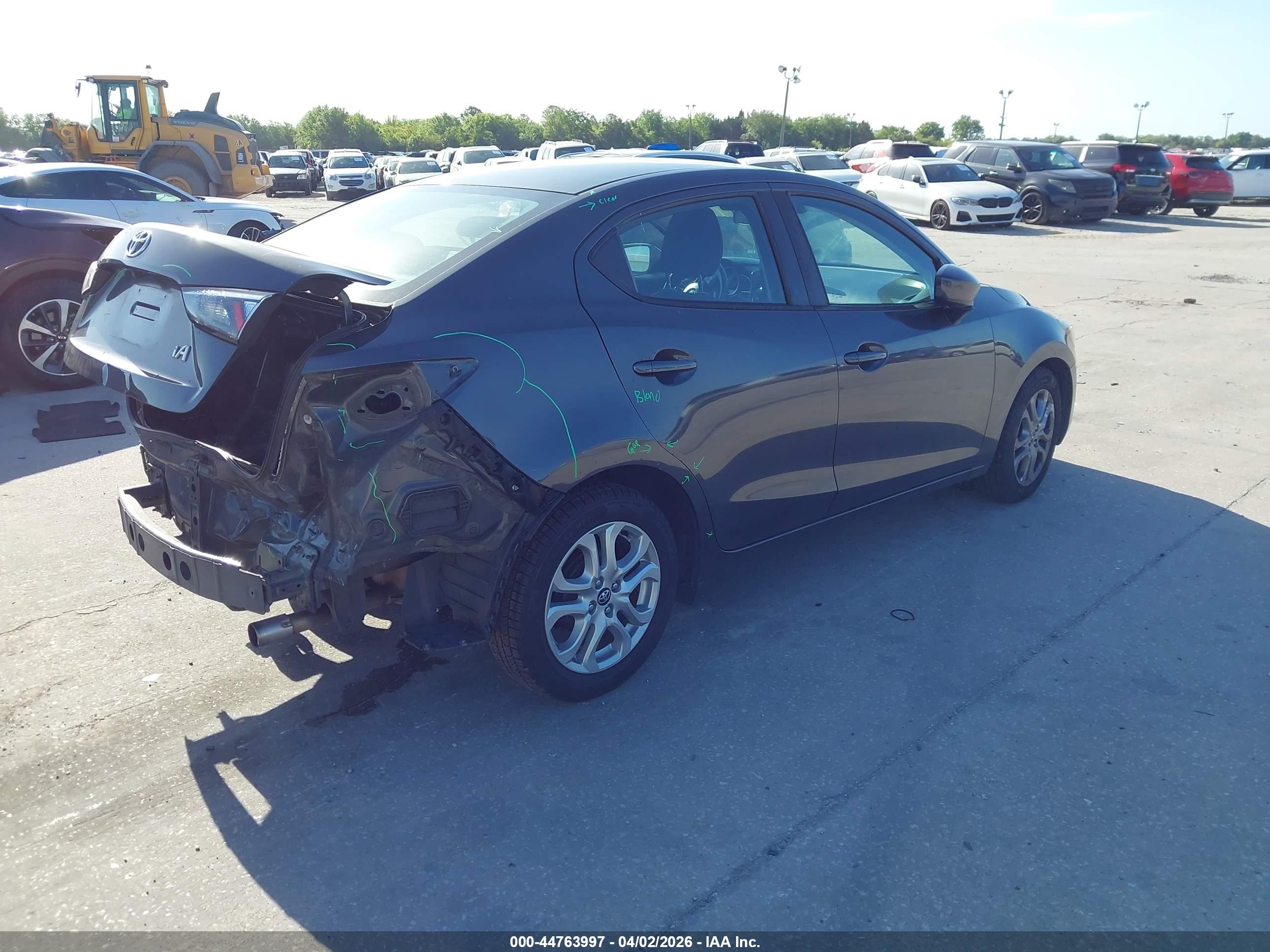 TOYOTA YARIS image 4