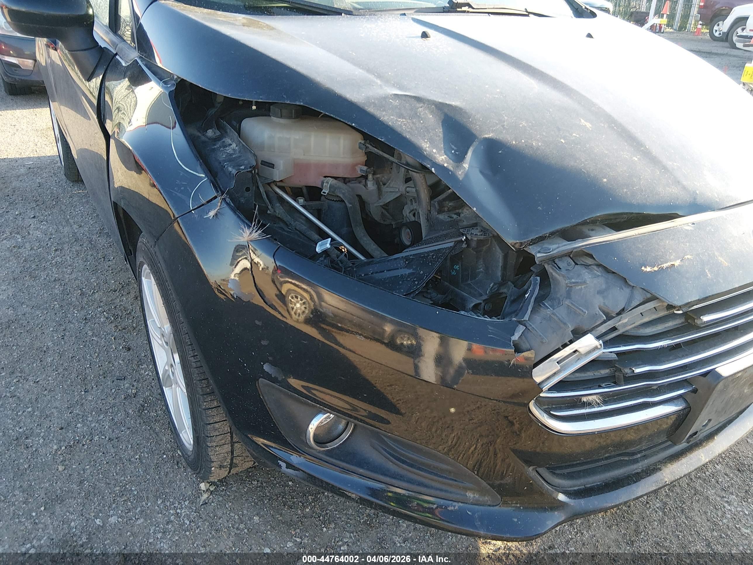 FORD FIESTA image 6