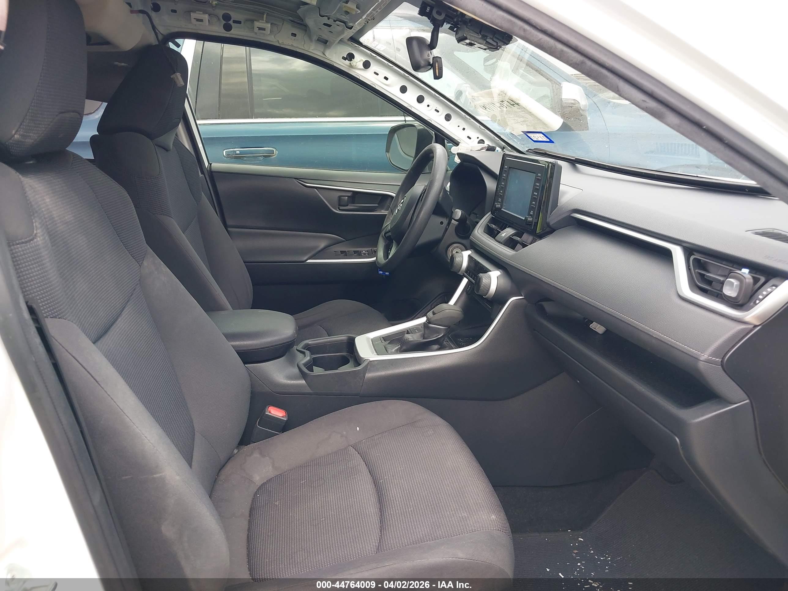TOYOTA RAV4 image 5