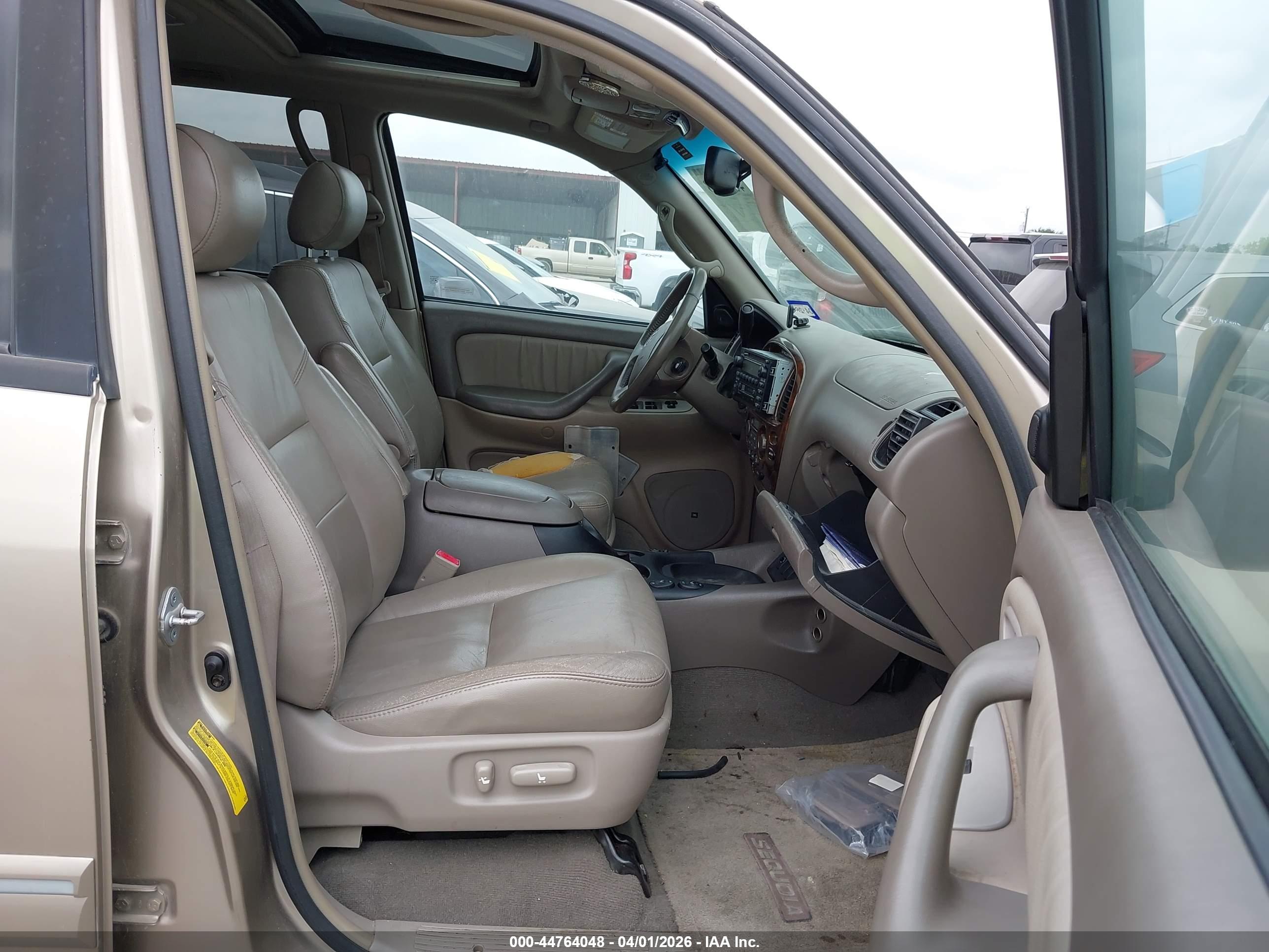 TOYOTA SEQUOIA image 5