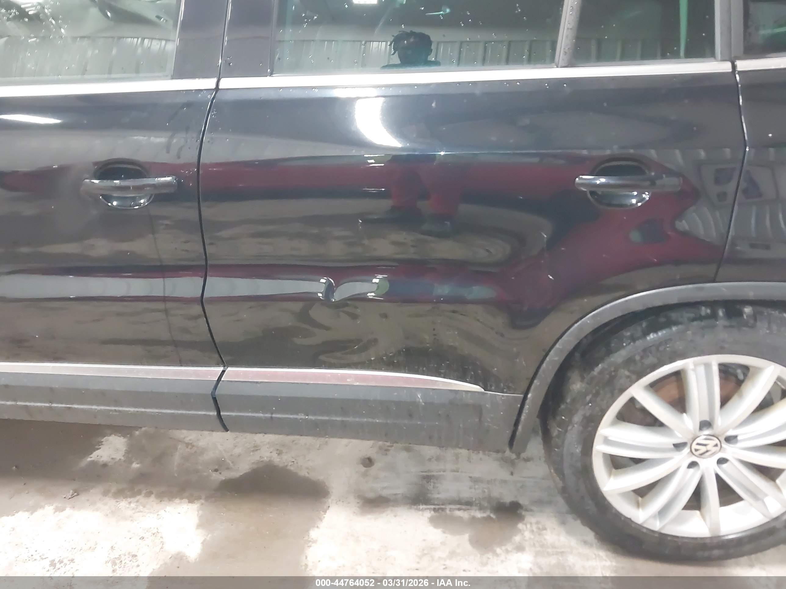 VOLKSWAGEN TIGUAN image 6