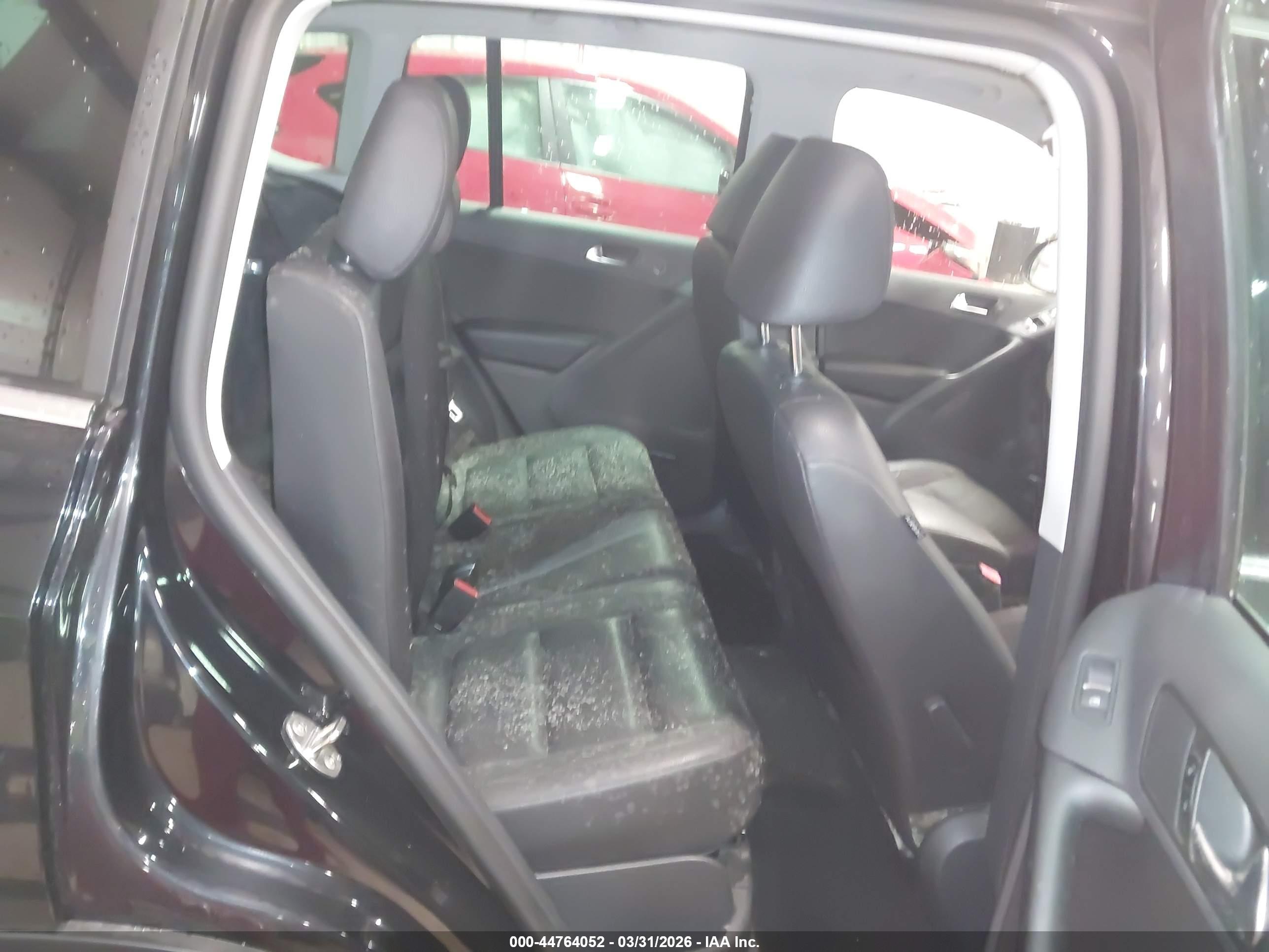 VOLKSWAGEN TIGUAN image 8